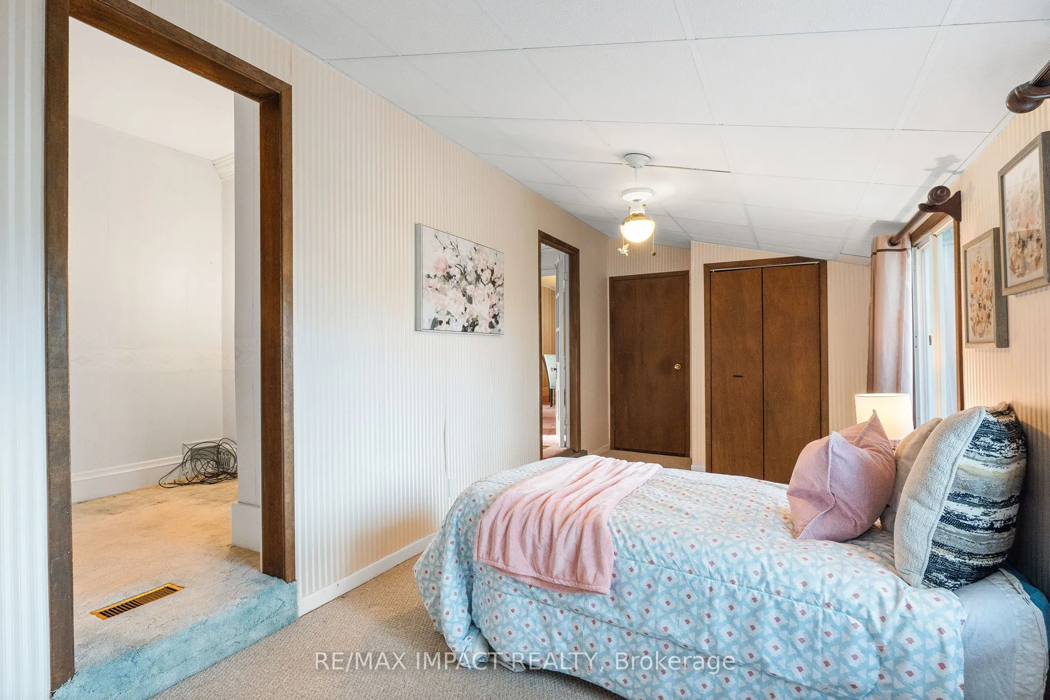 18 Spencer Street W