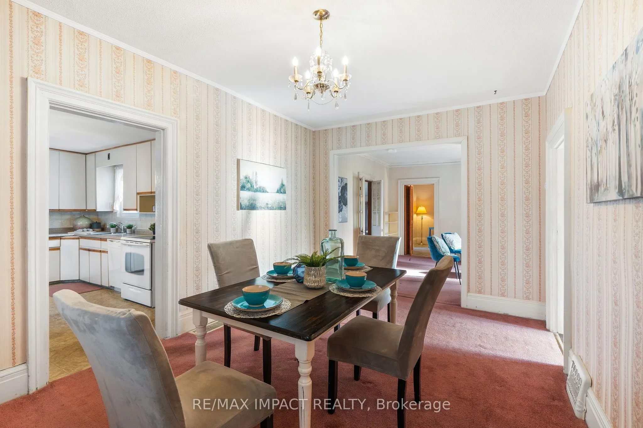 18 Spencer Street W