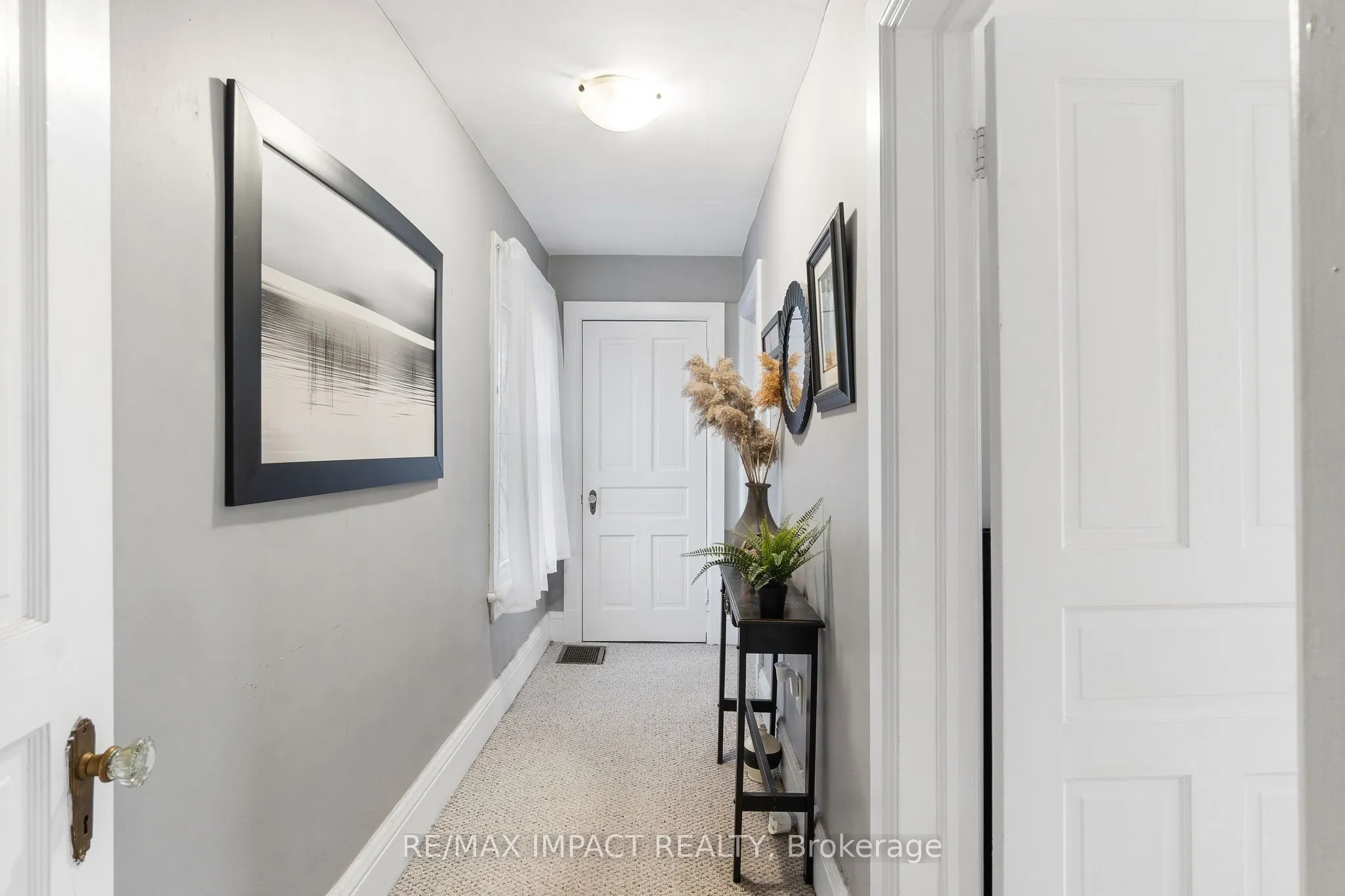 18 Spencer Street W