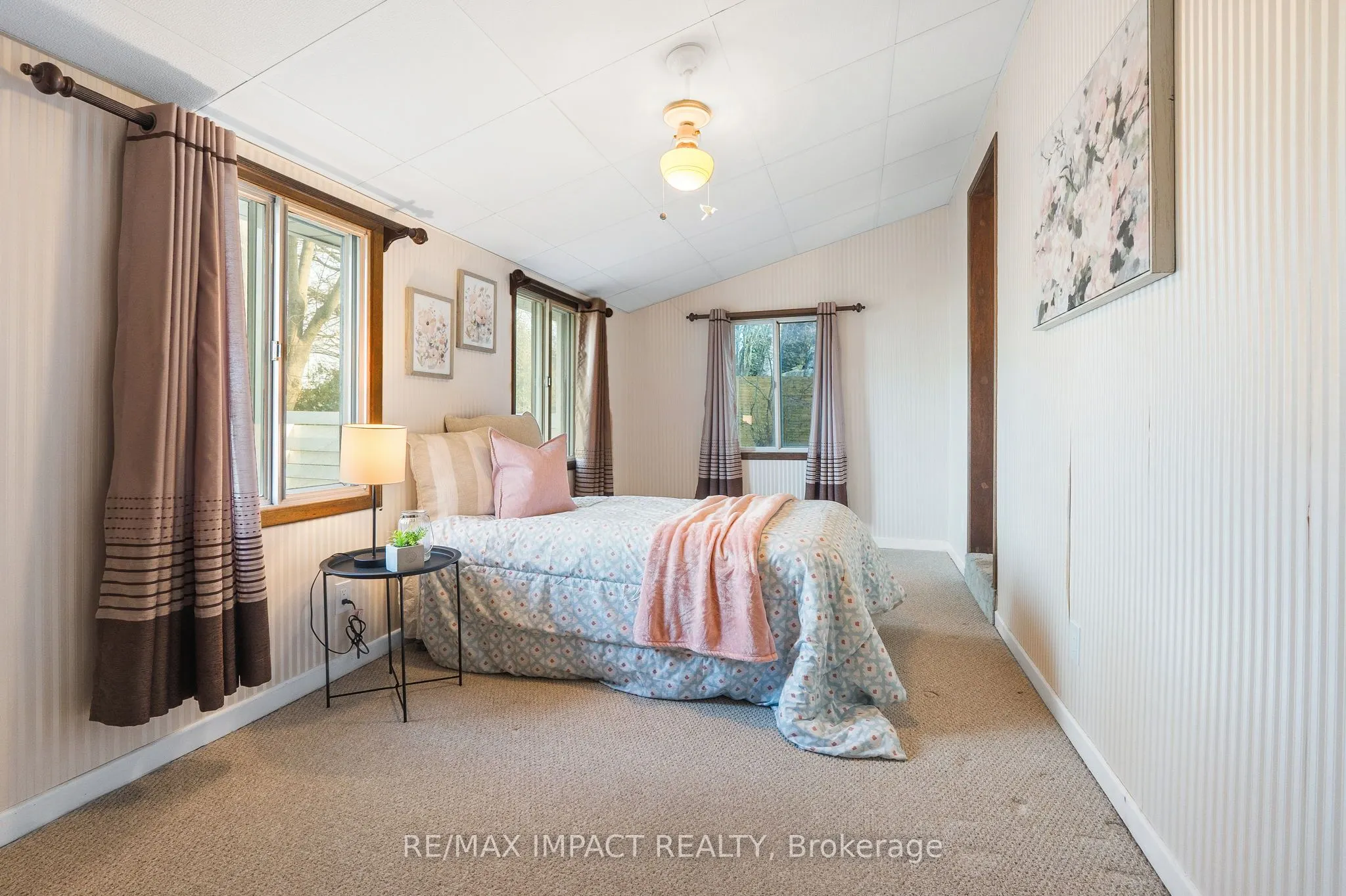 18 Spencer Street W