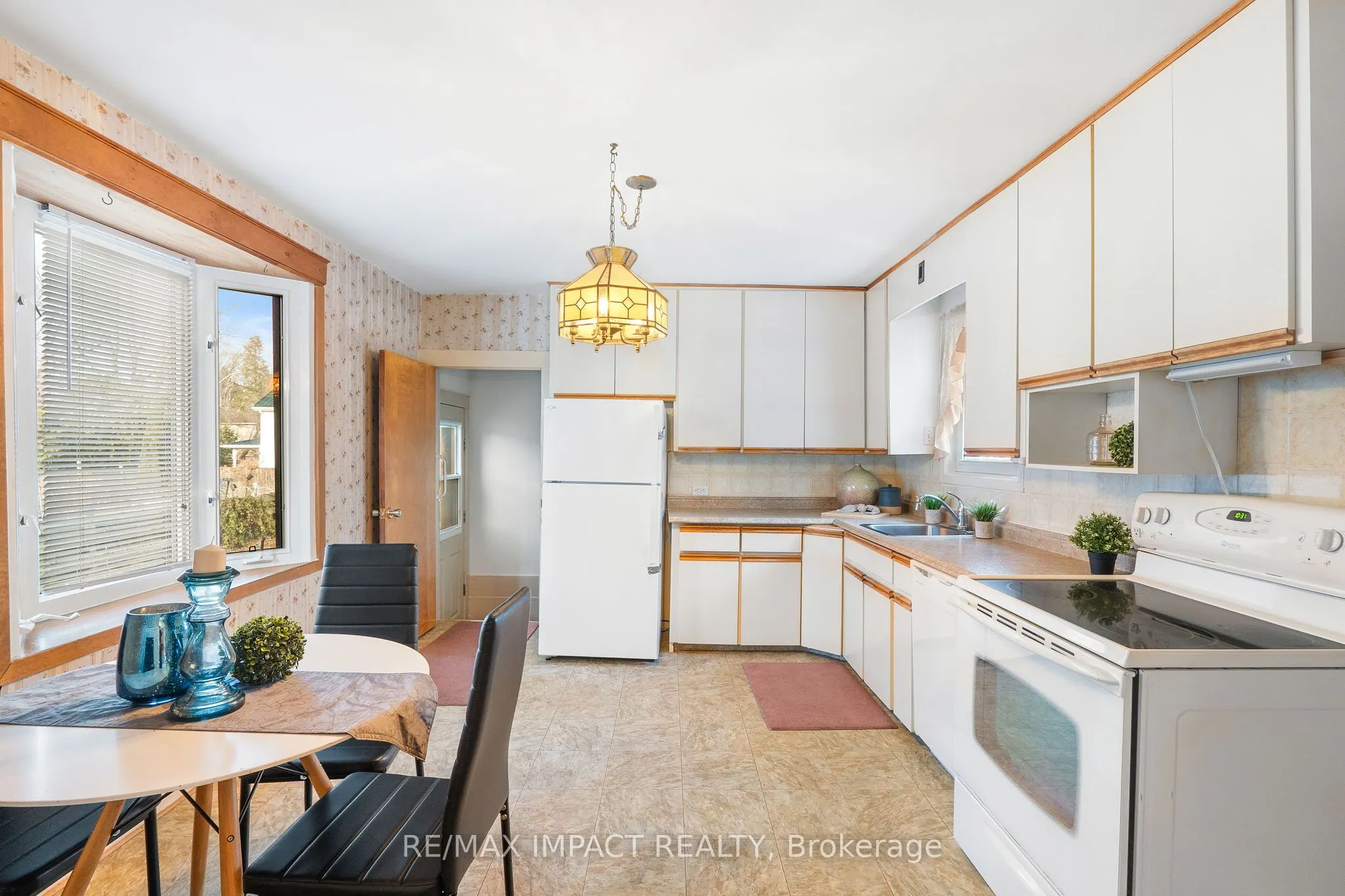 18 Spencer Street W