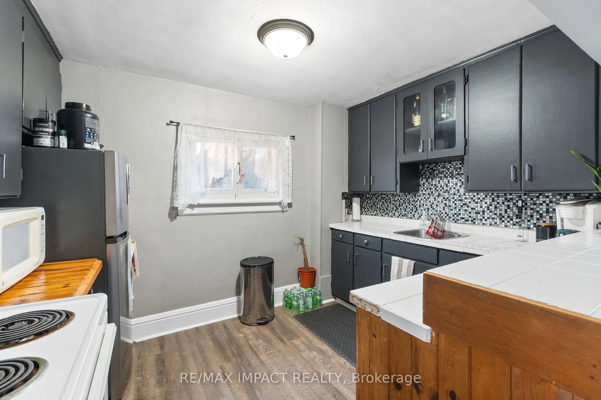 18 Spencer Street W