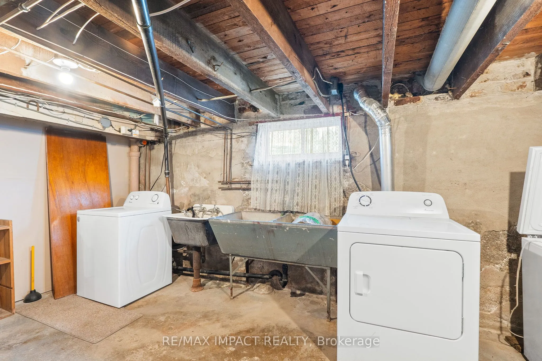 18 Spencer Street W