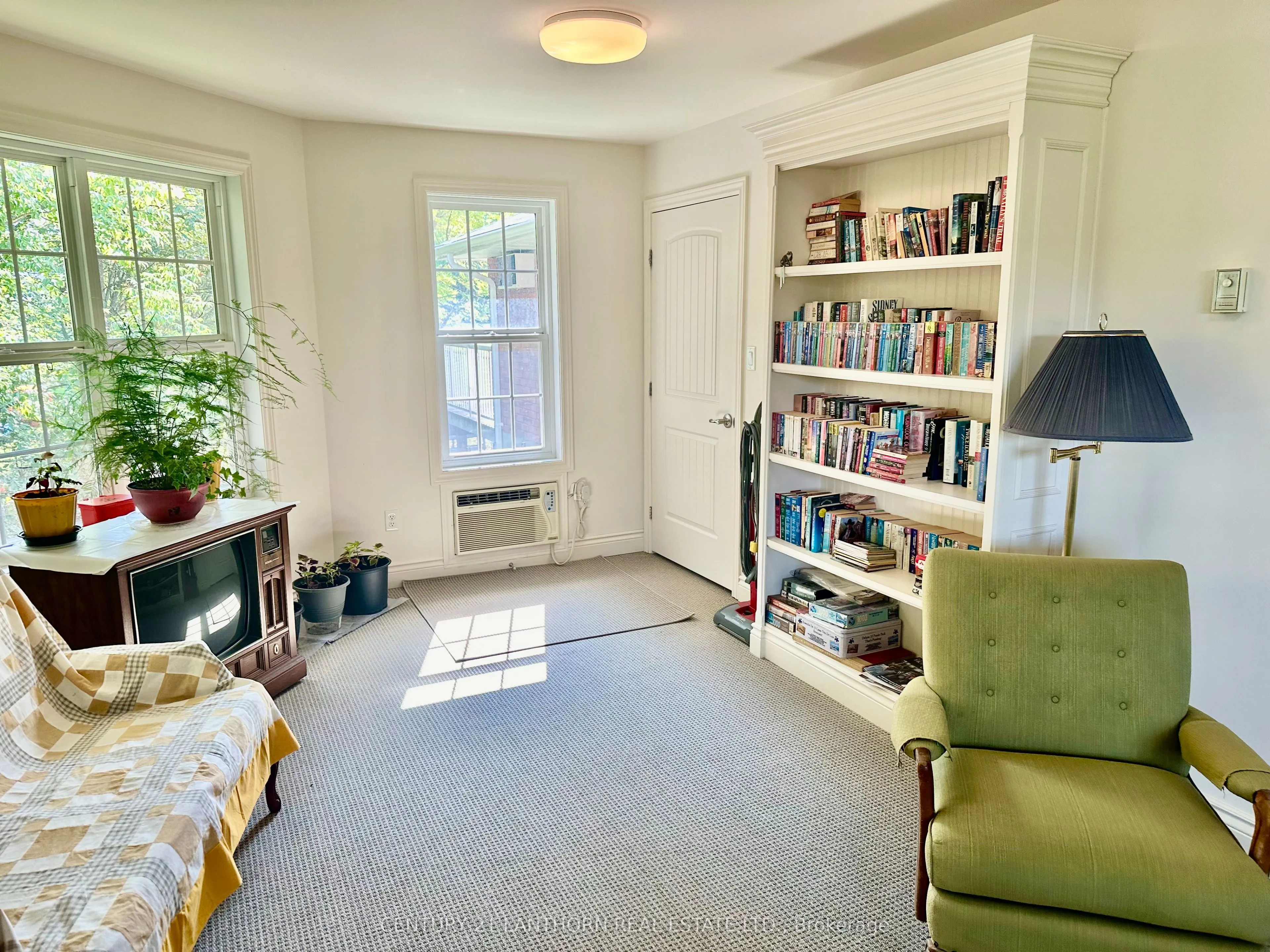494 Metcalf Street, #3