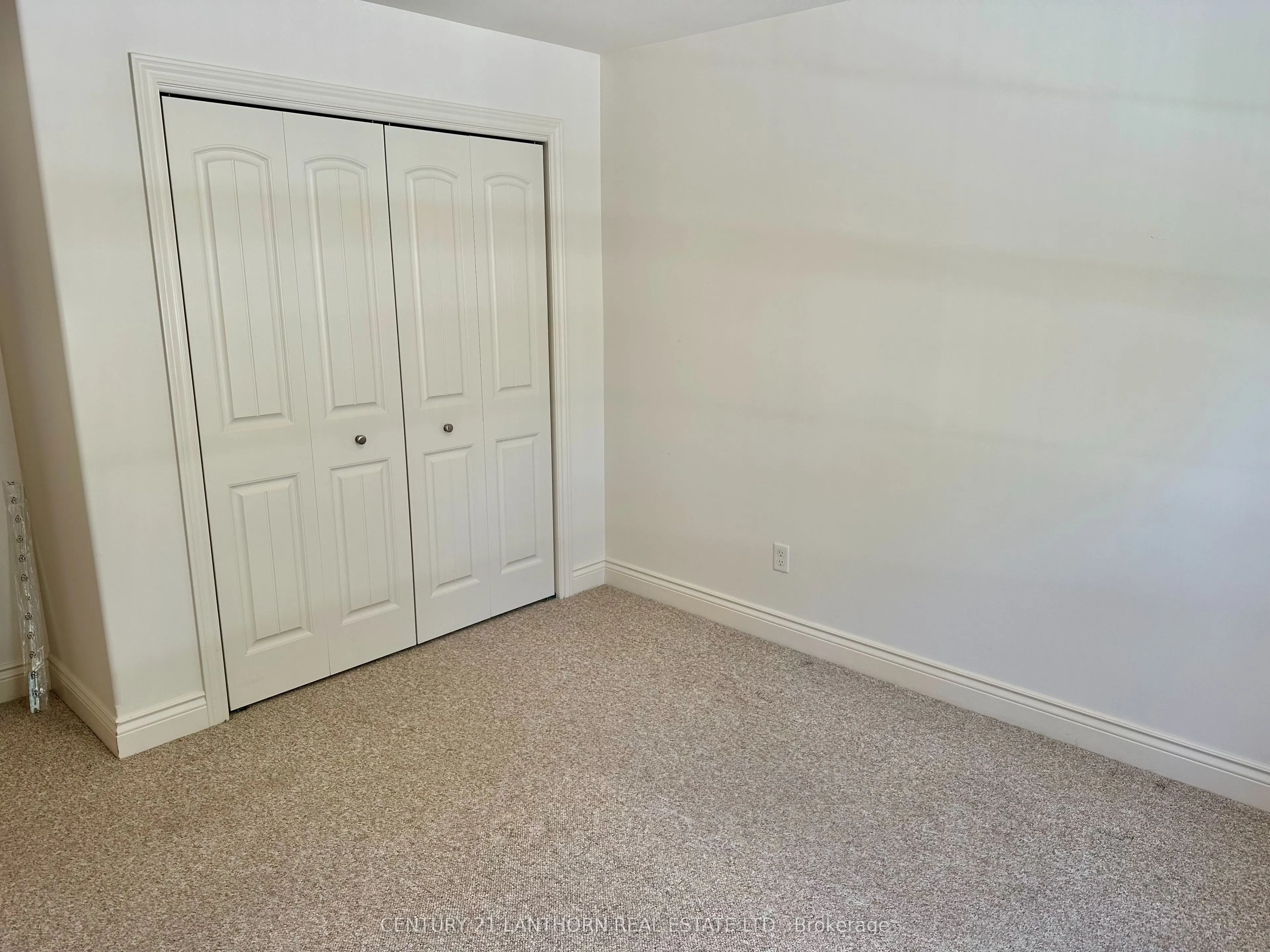 494 Metcalf Street, #3