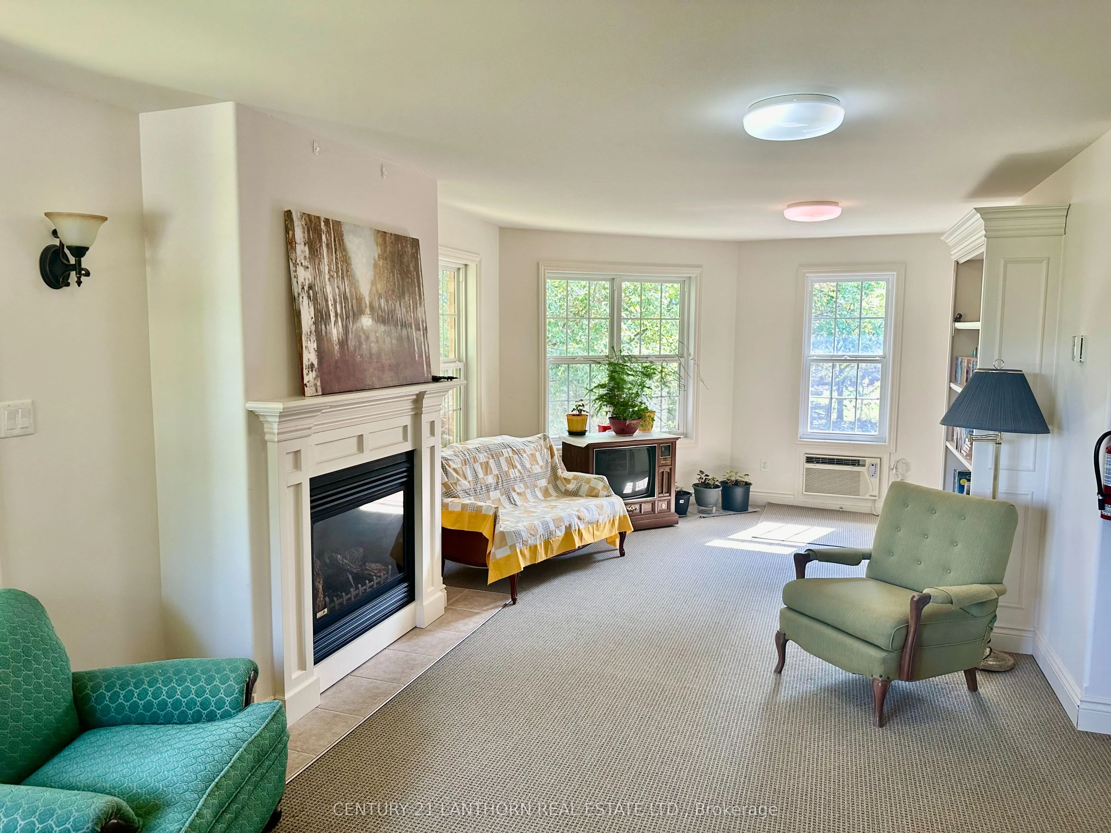494 Metcalf Street, #3