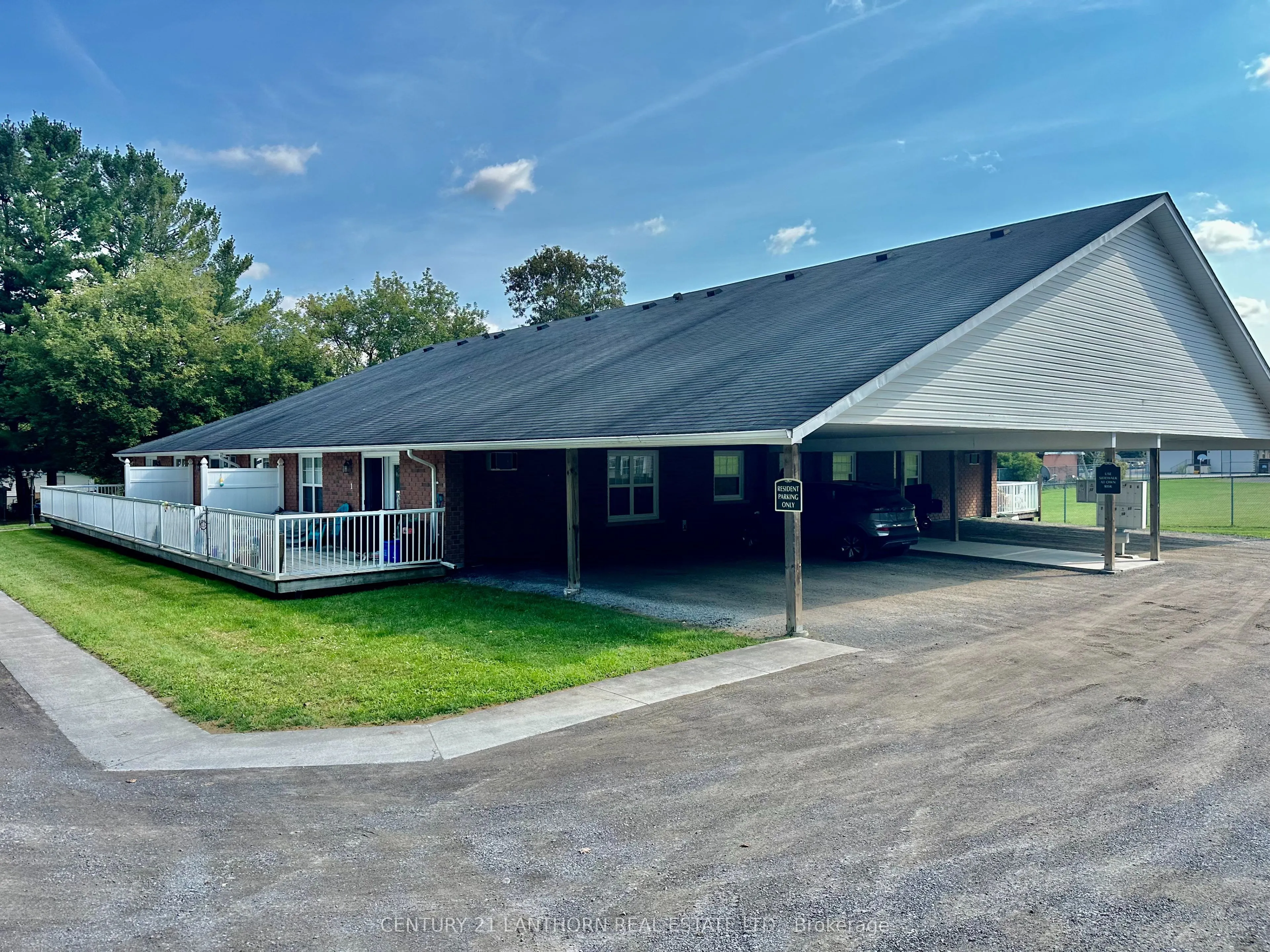 494 Metcalf Street, #3