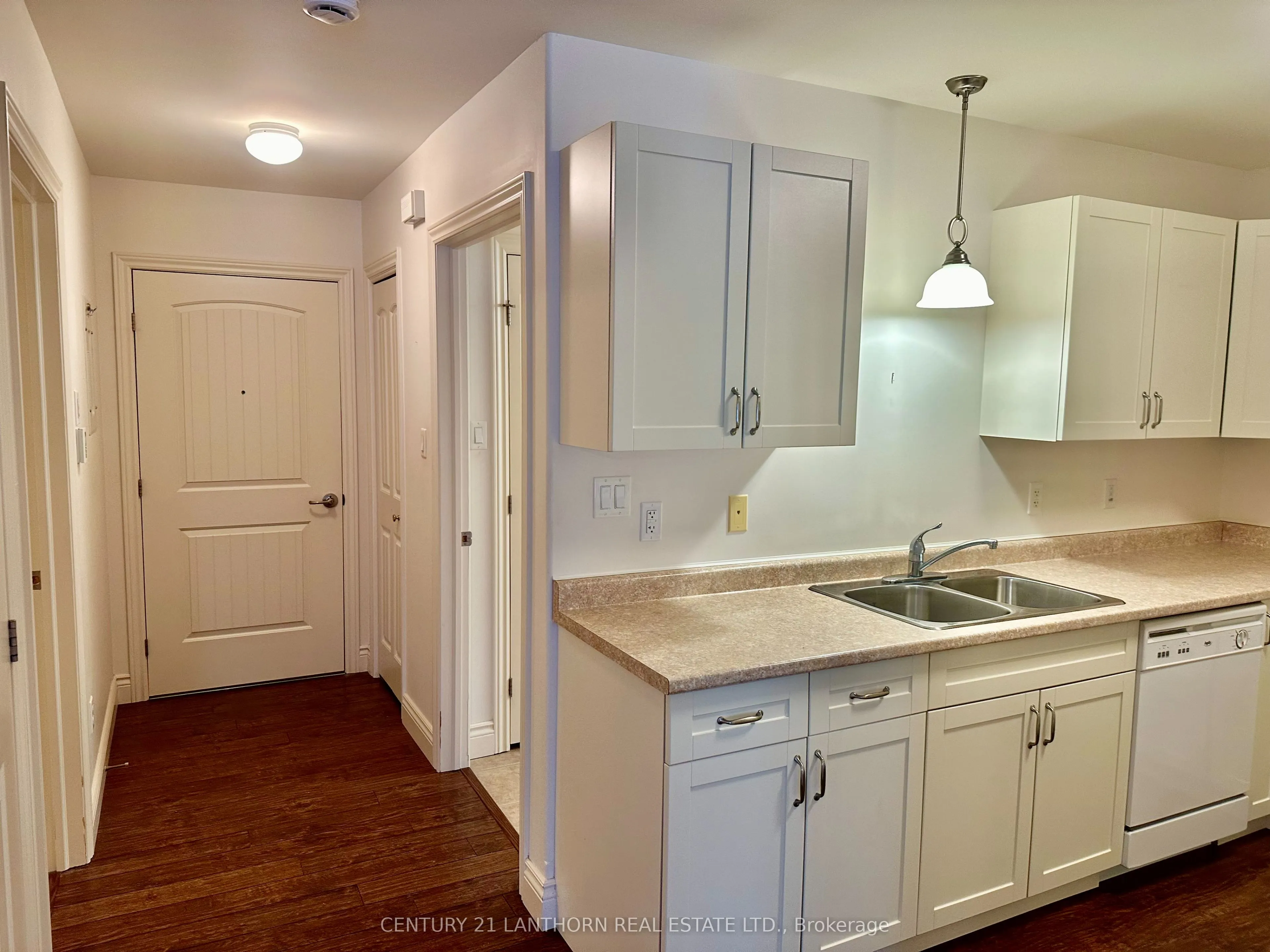 494 Metcalf Street, #3