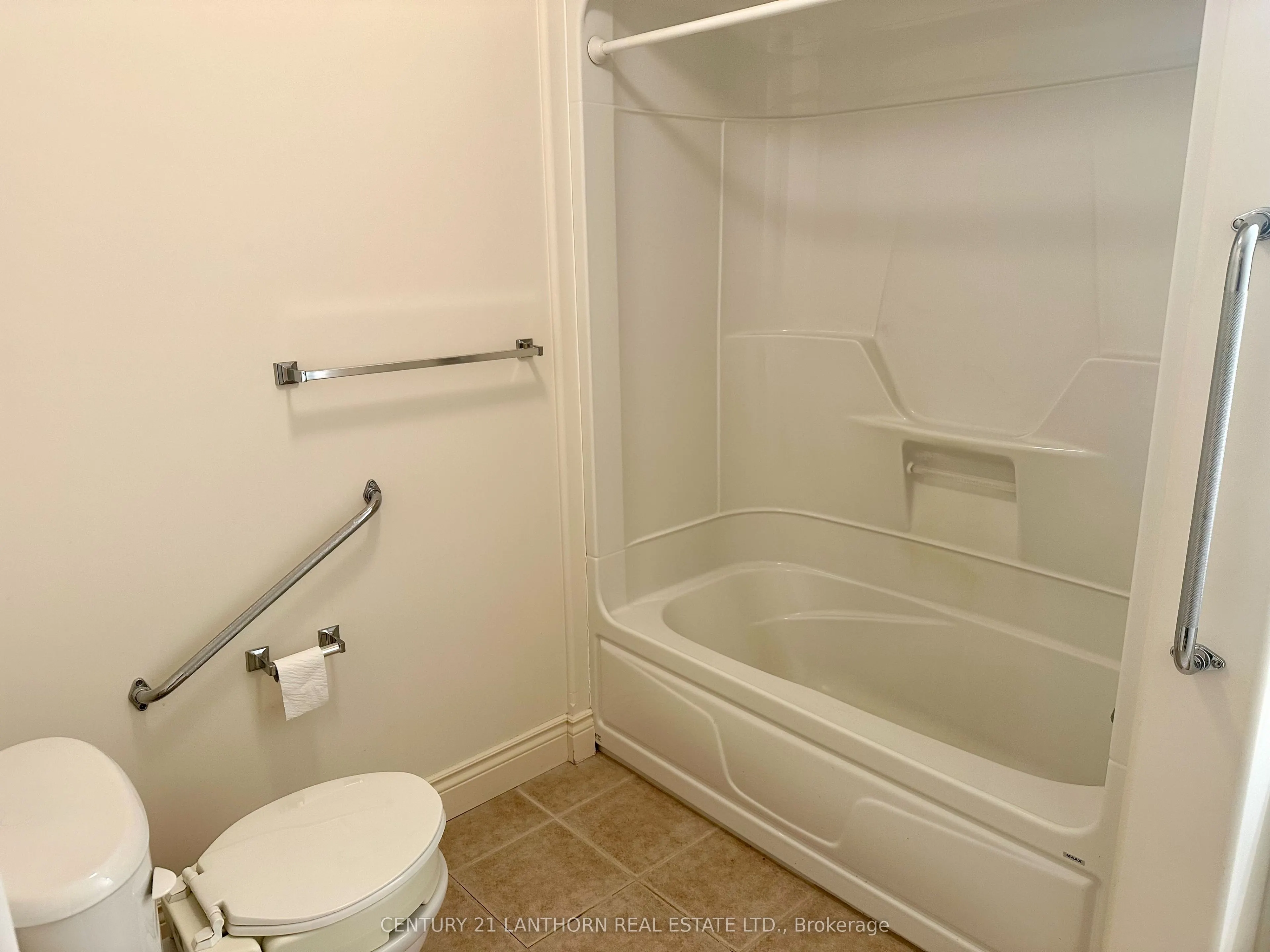 494 Metcalf Street, #3