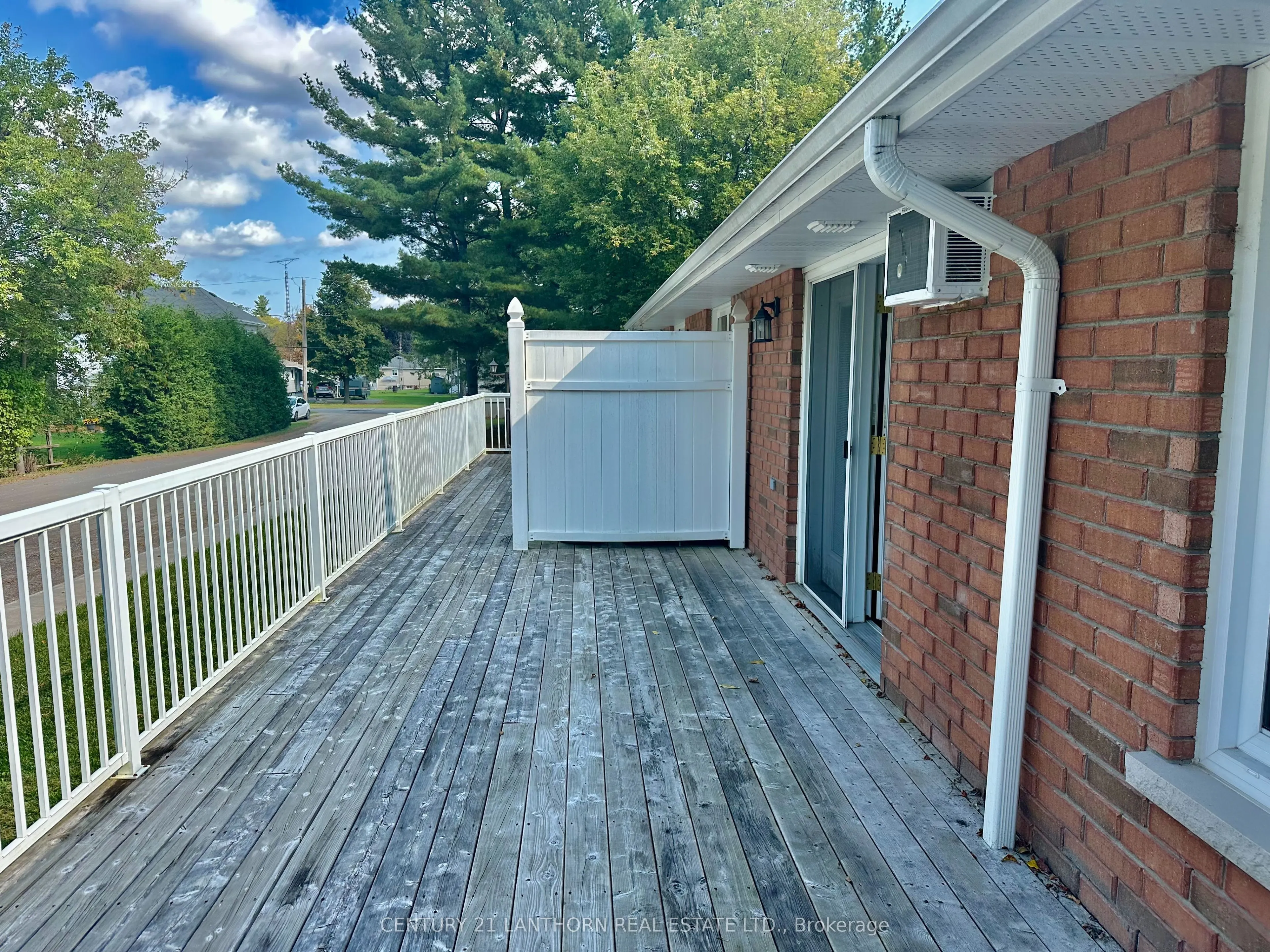494 Metcalf Street, #3
