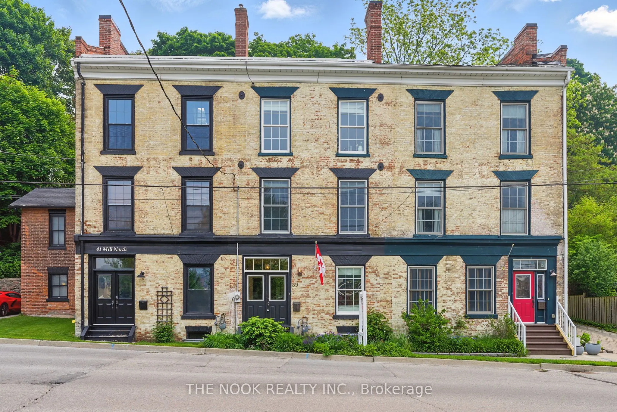 39 Mill Street N