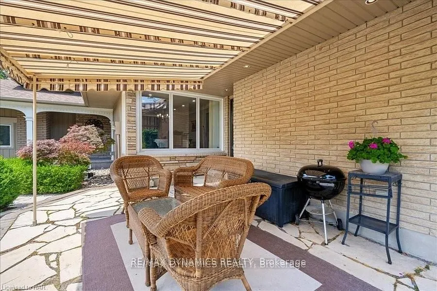 15842 NIAGARA RIVER Parkway E