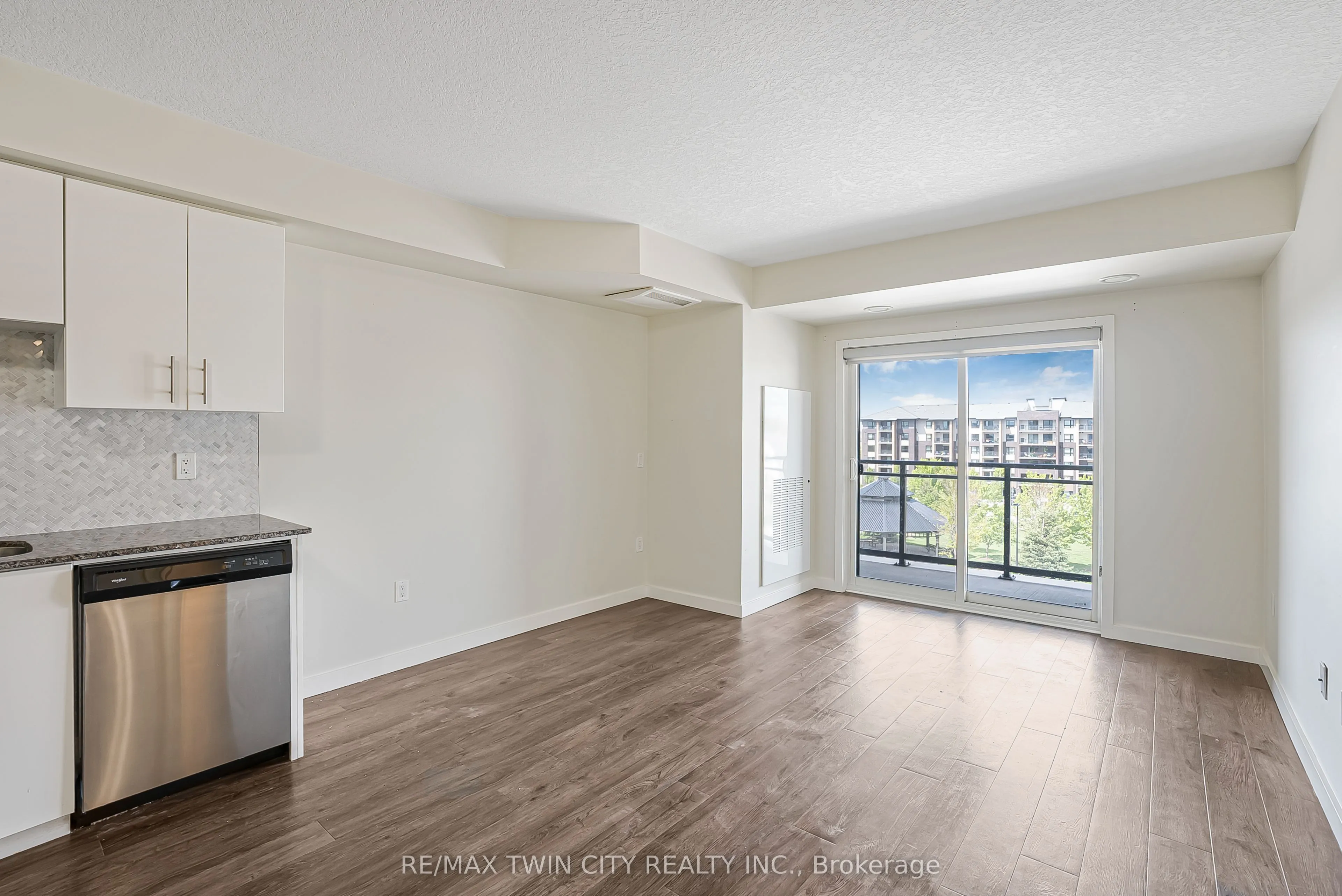 25 Kay Crescent, #403