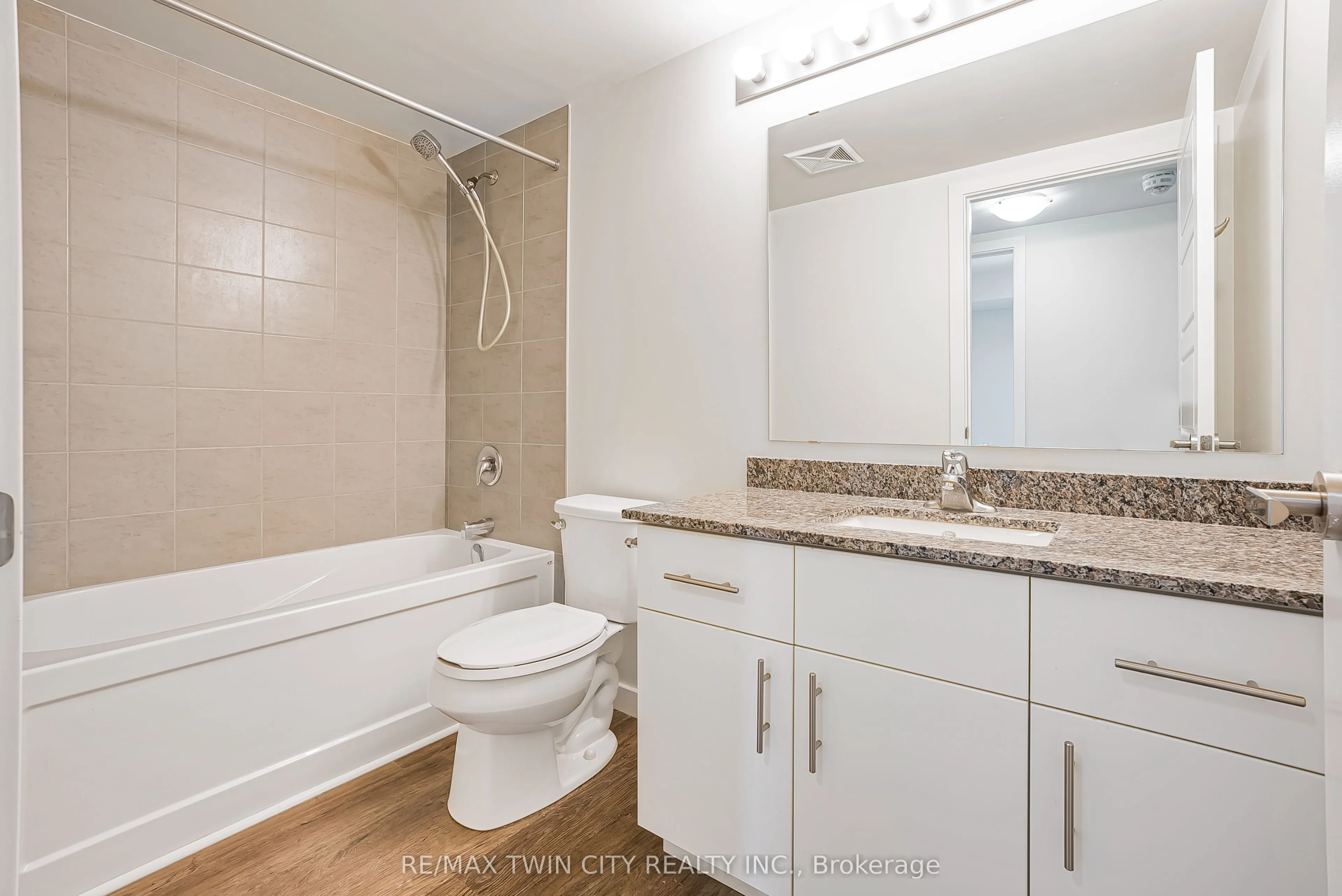 25 Kay Crescent, #403