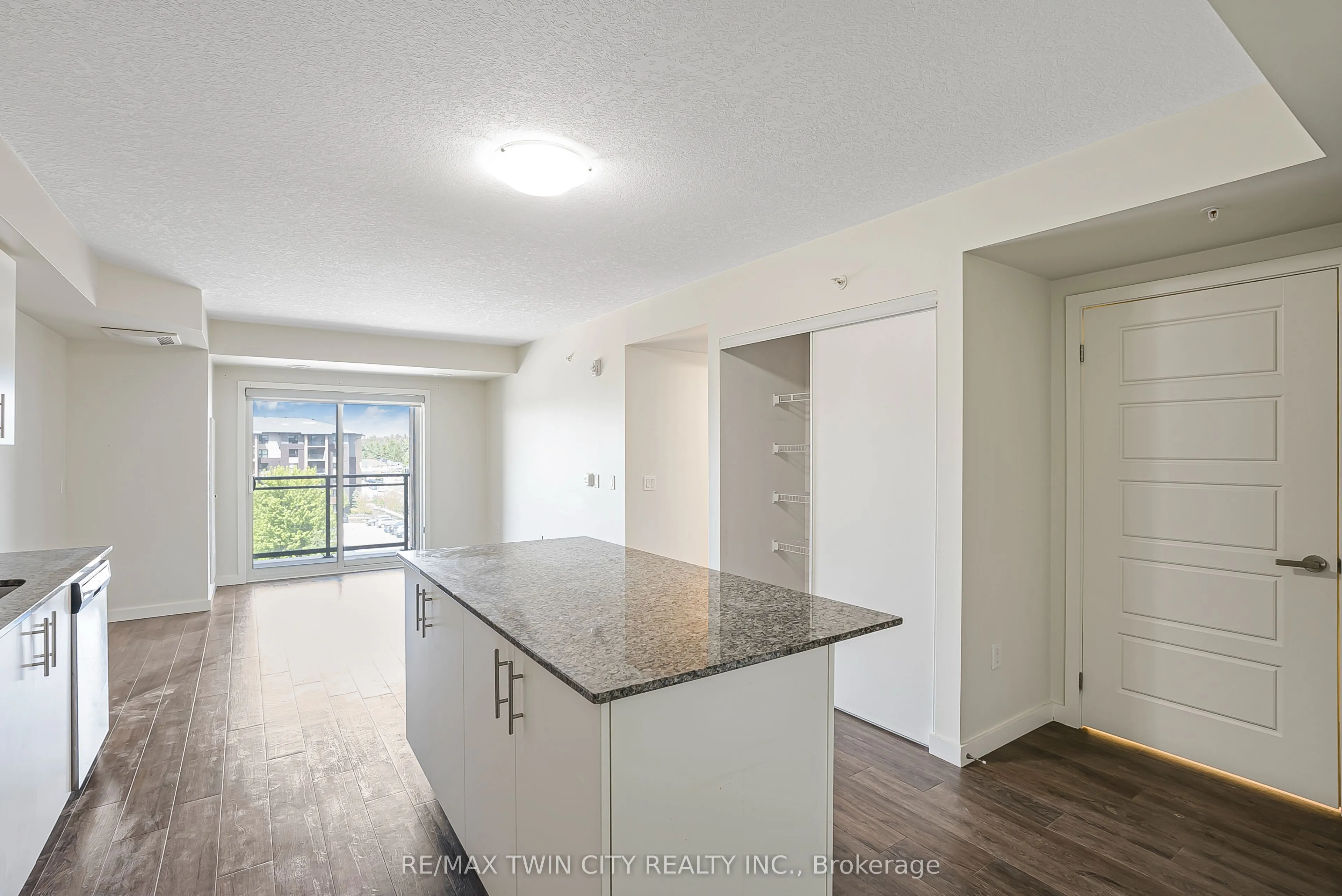 25 Kay Crescent, #403