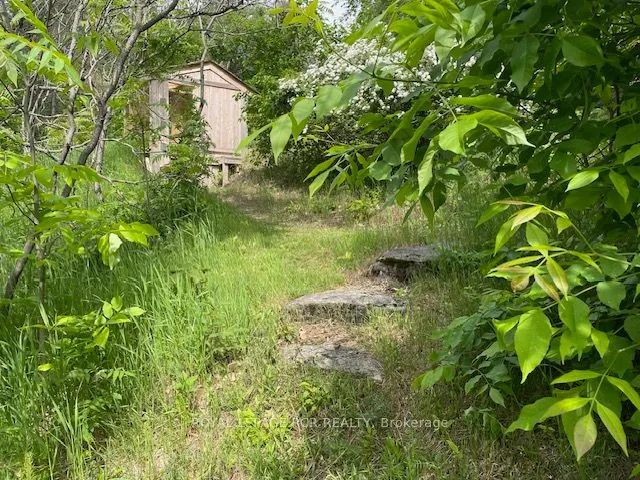 487151 30 Side Road