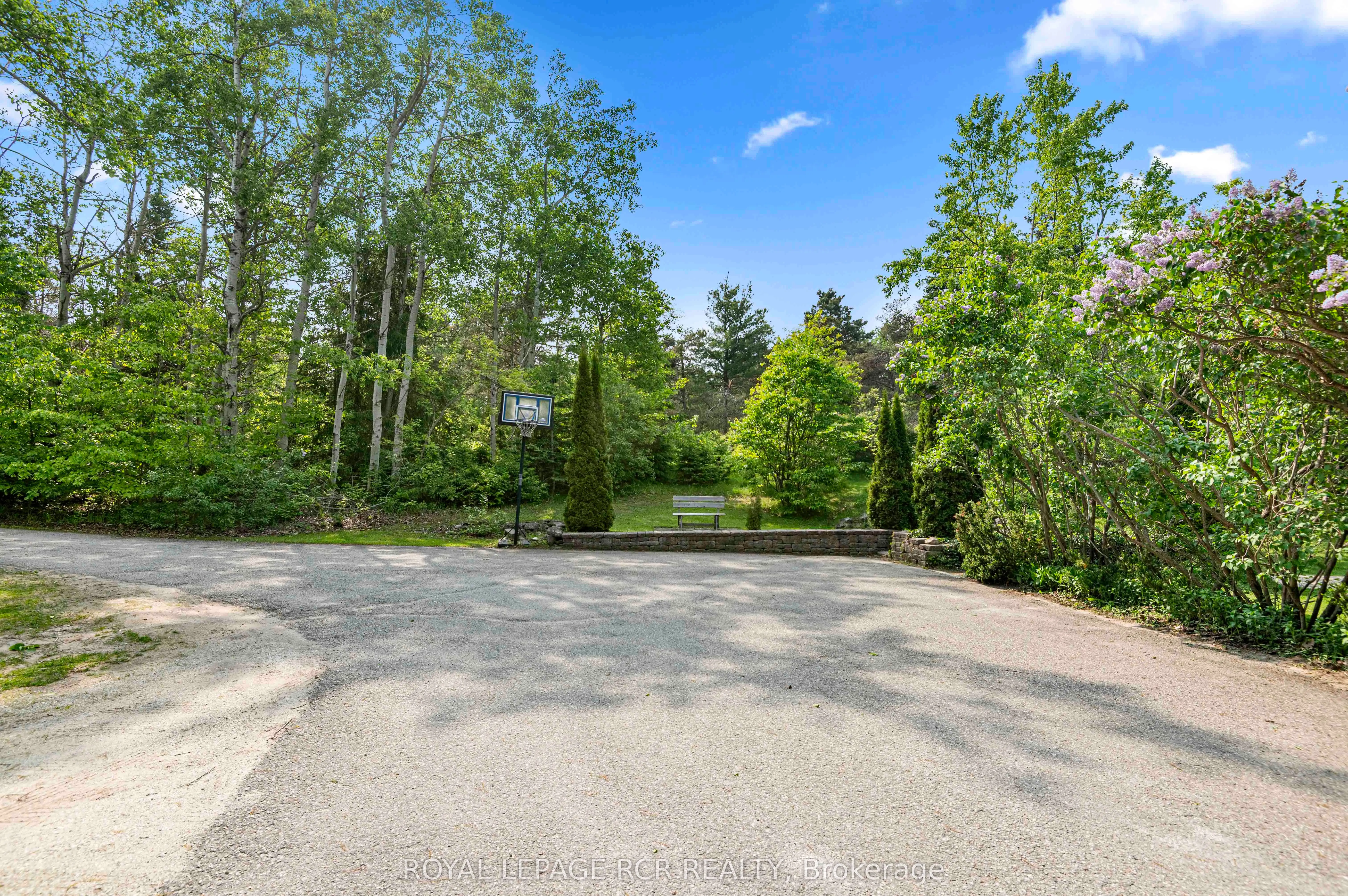 487151 30 Side Road