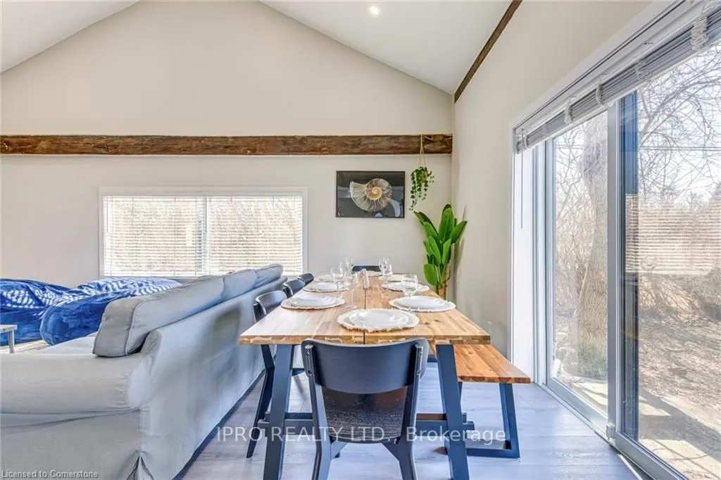 3590 Lakeshore Road