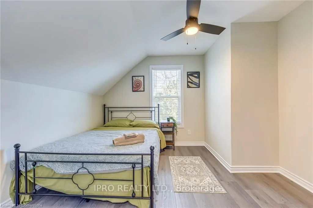 3590 Lakeshore Road
