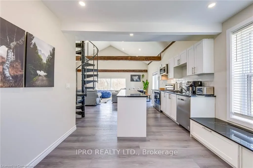 3590 Lakeshore Road