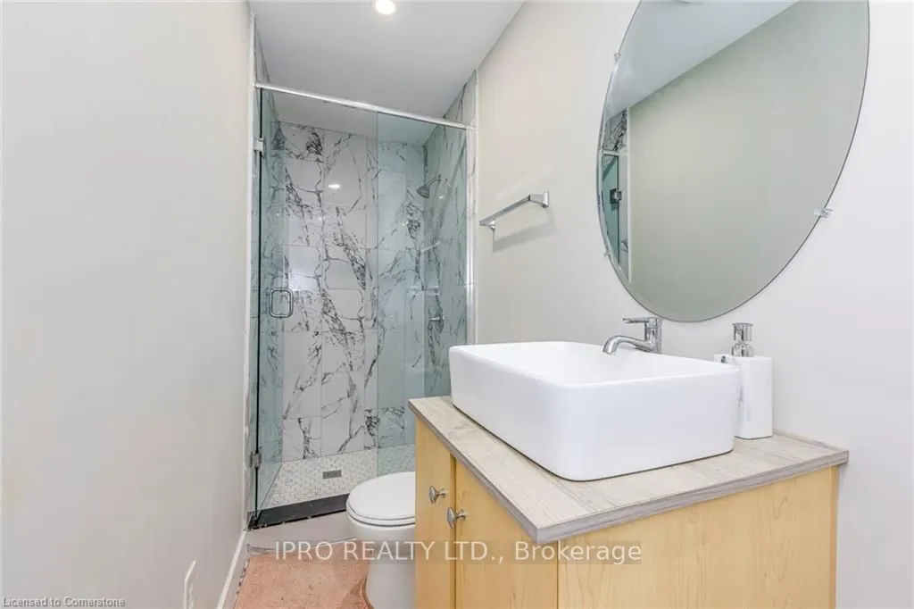 3590 Lakeshore Road
