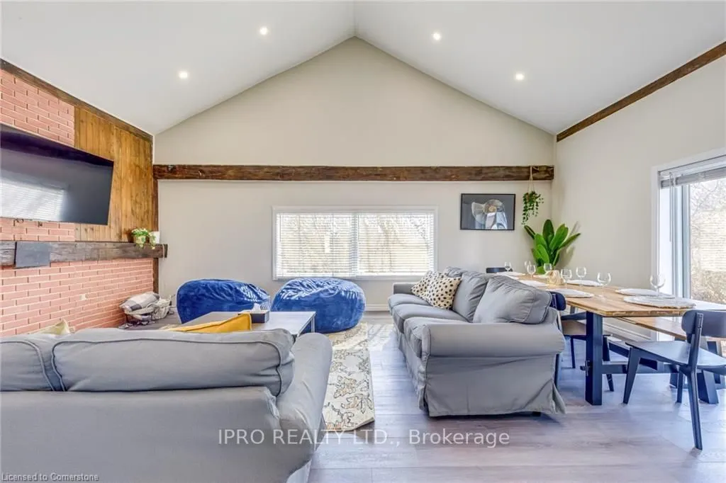 3590 Lakeshore Road