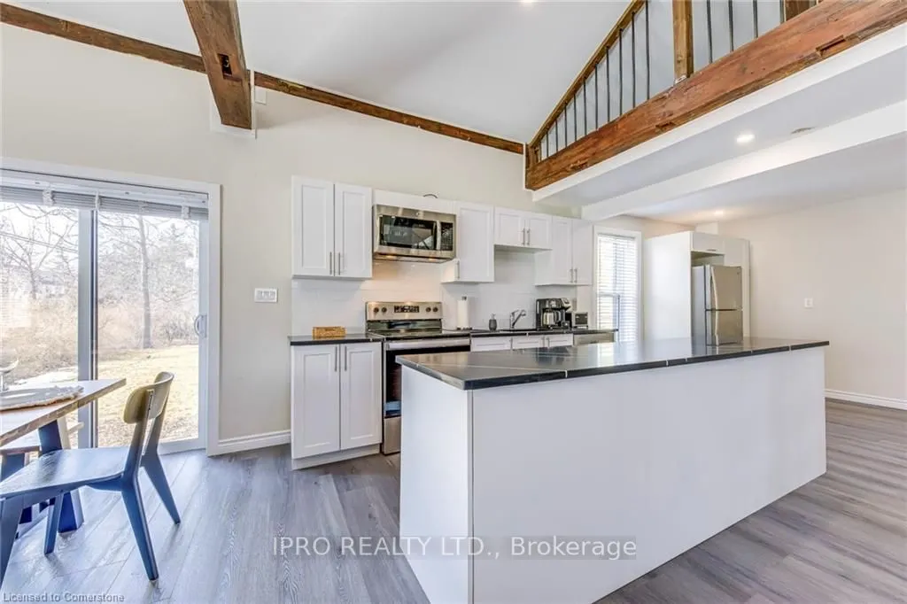 3590 Lakeshore Road