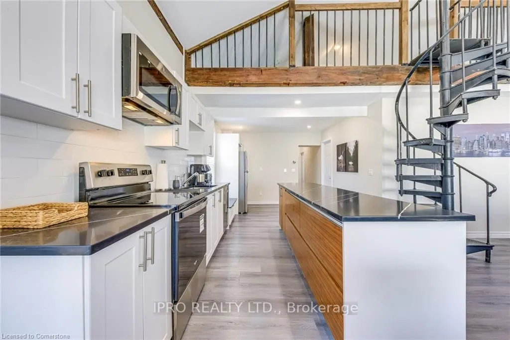 3590 Lakeshore Road