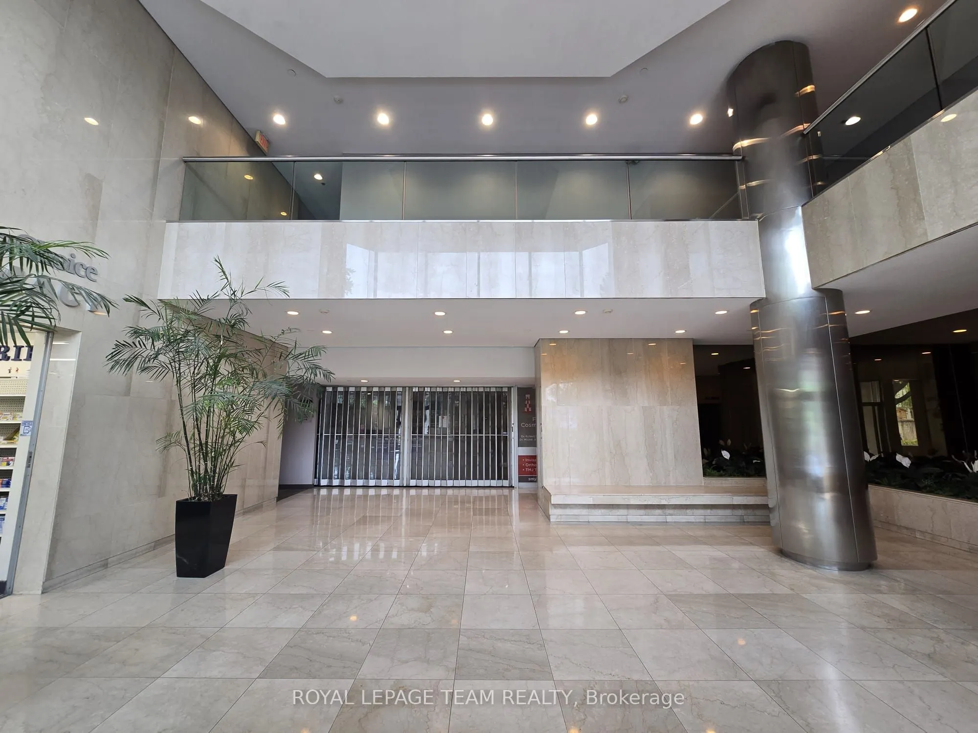 1929 RUSSELL Road, #200
