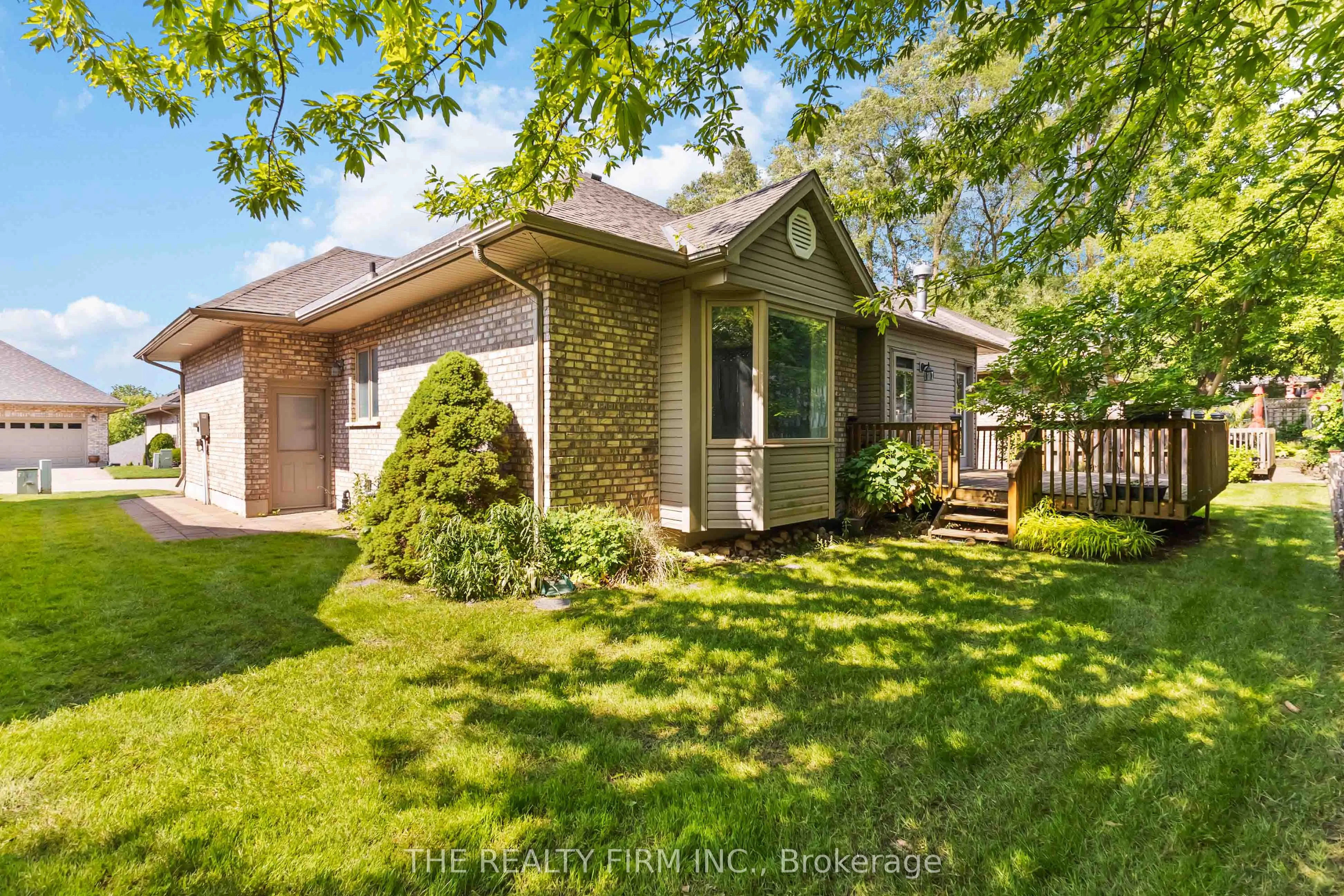 665 Commissioners Road W, #7