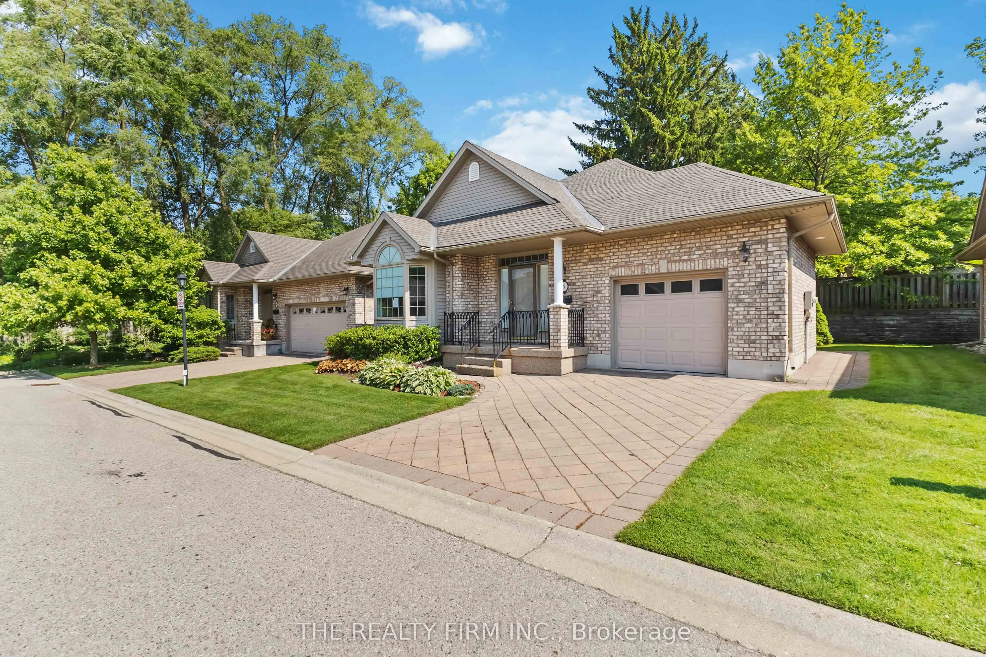 665 Commissioners Road W, #7