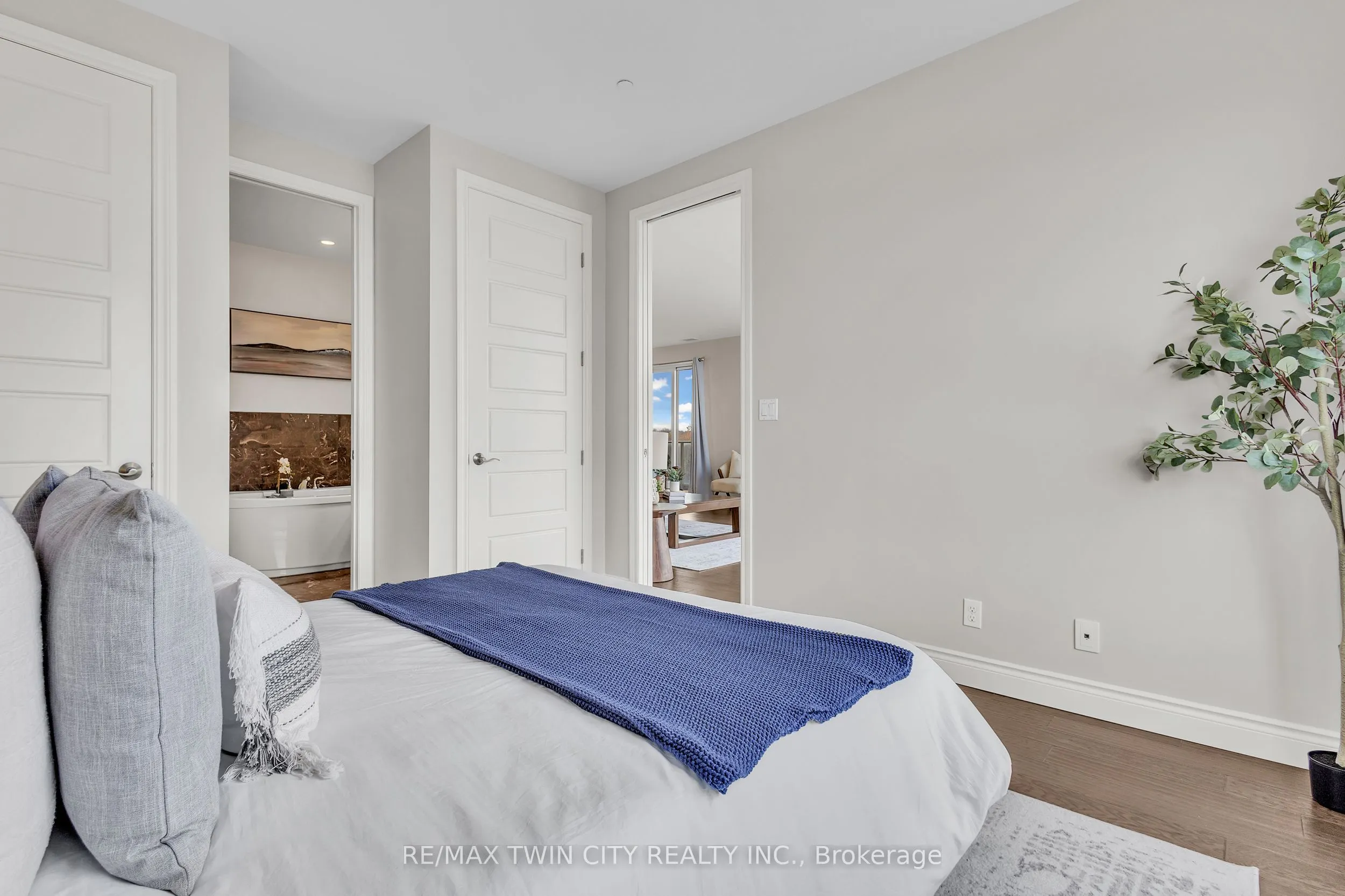 223 Erb Street W, #502