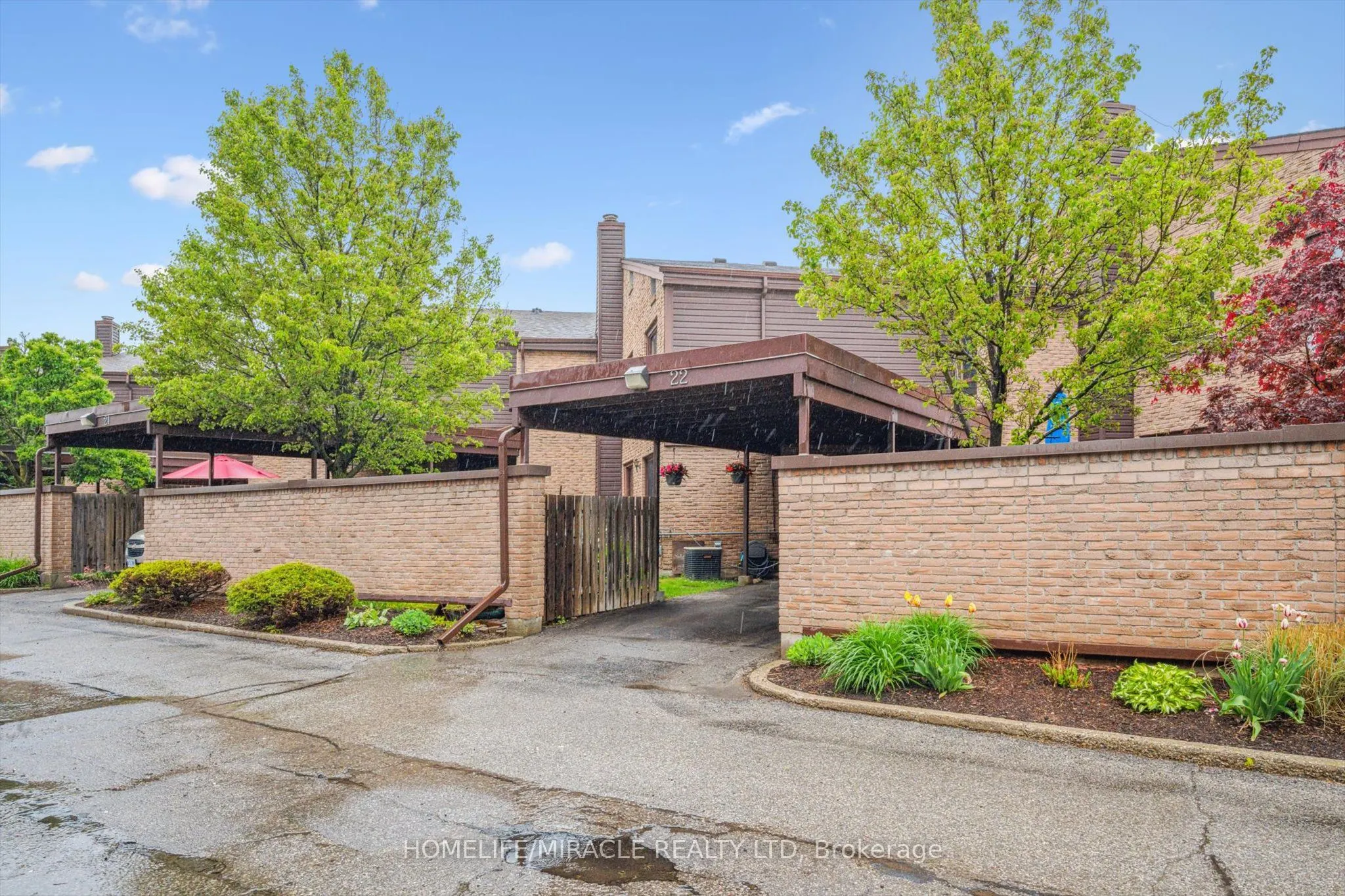 28 Underhill Crescent, #22