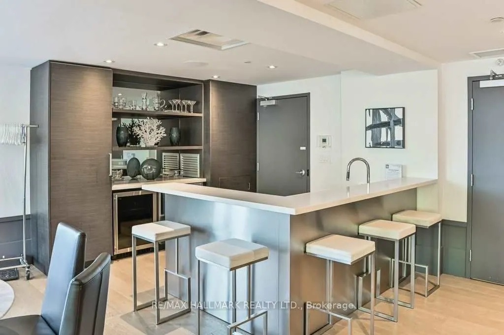 10 Concord Place, #409