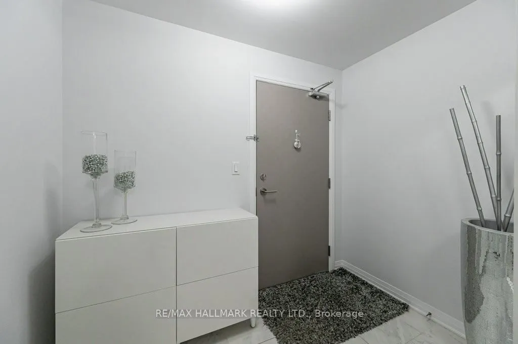 10 Concord Place, #409