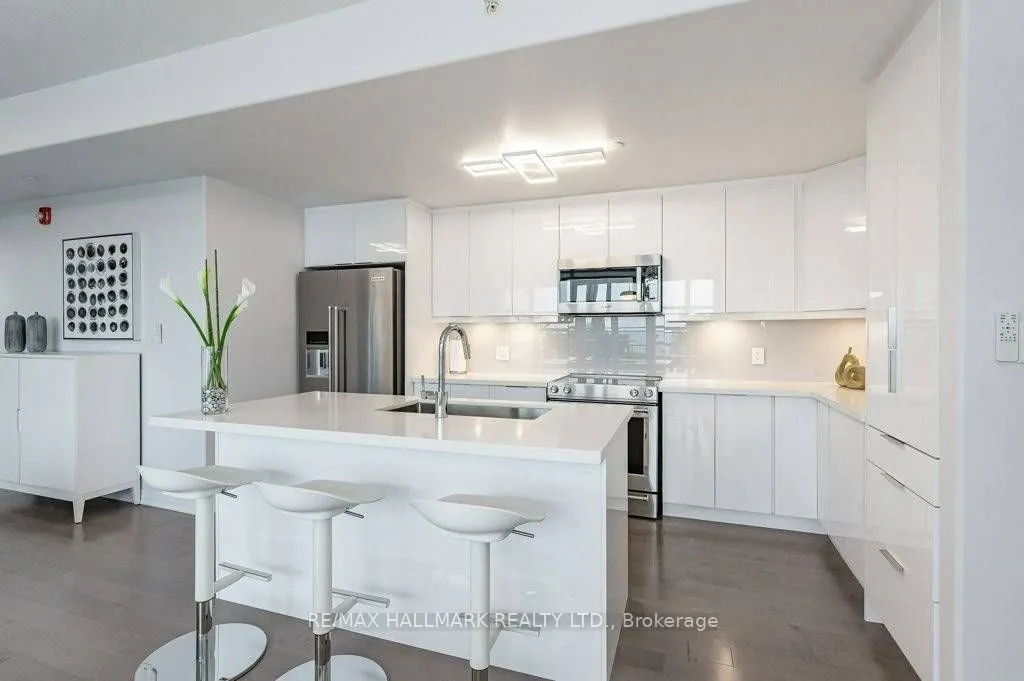 10 Concord Place, #409