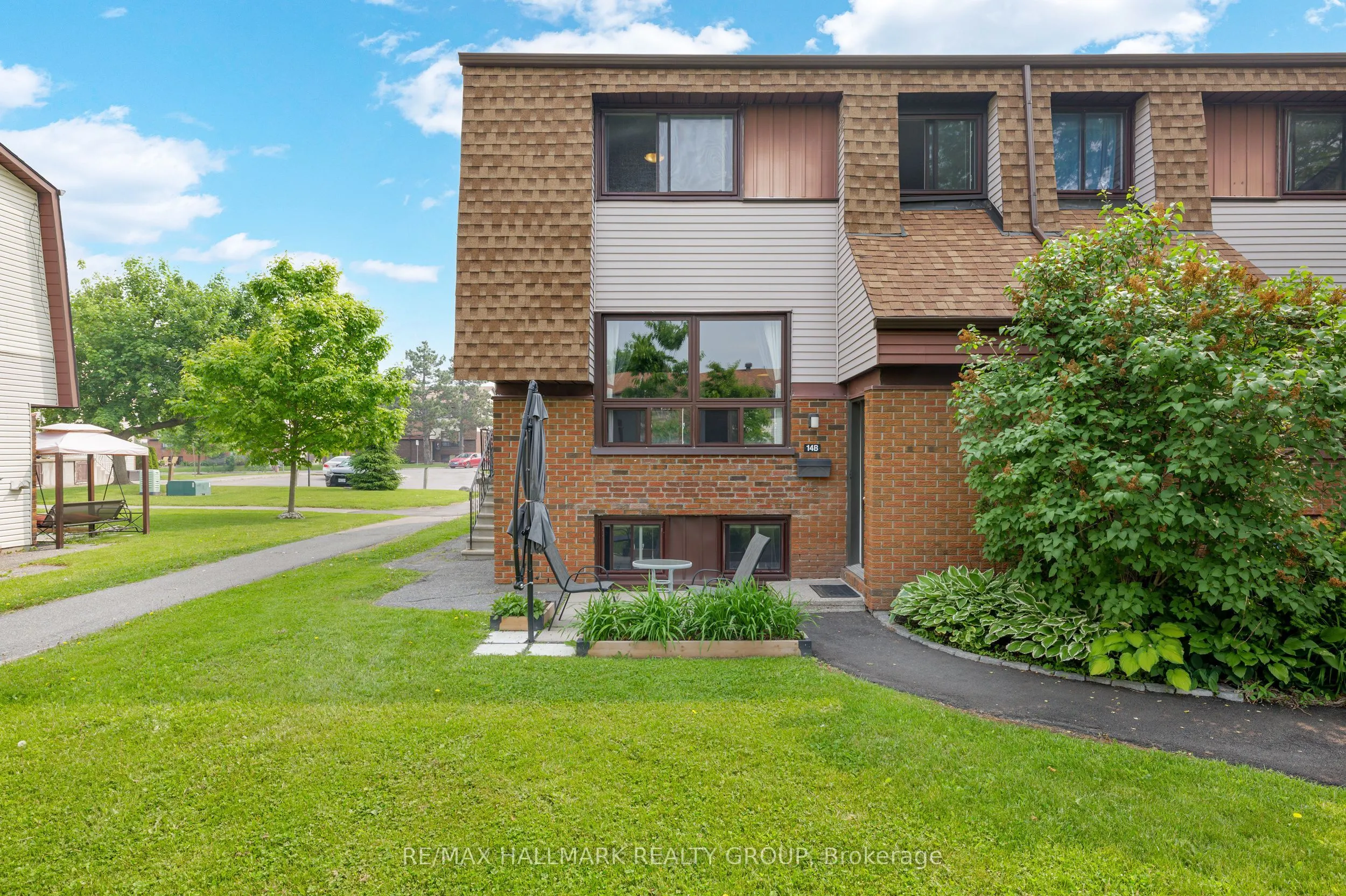 14 Woodvale Green #B