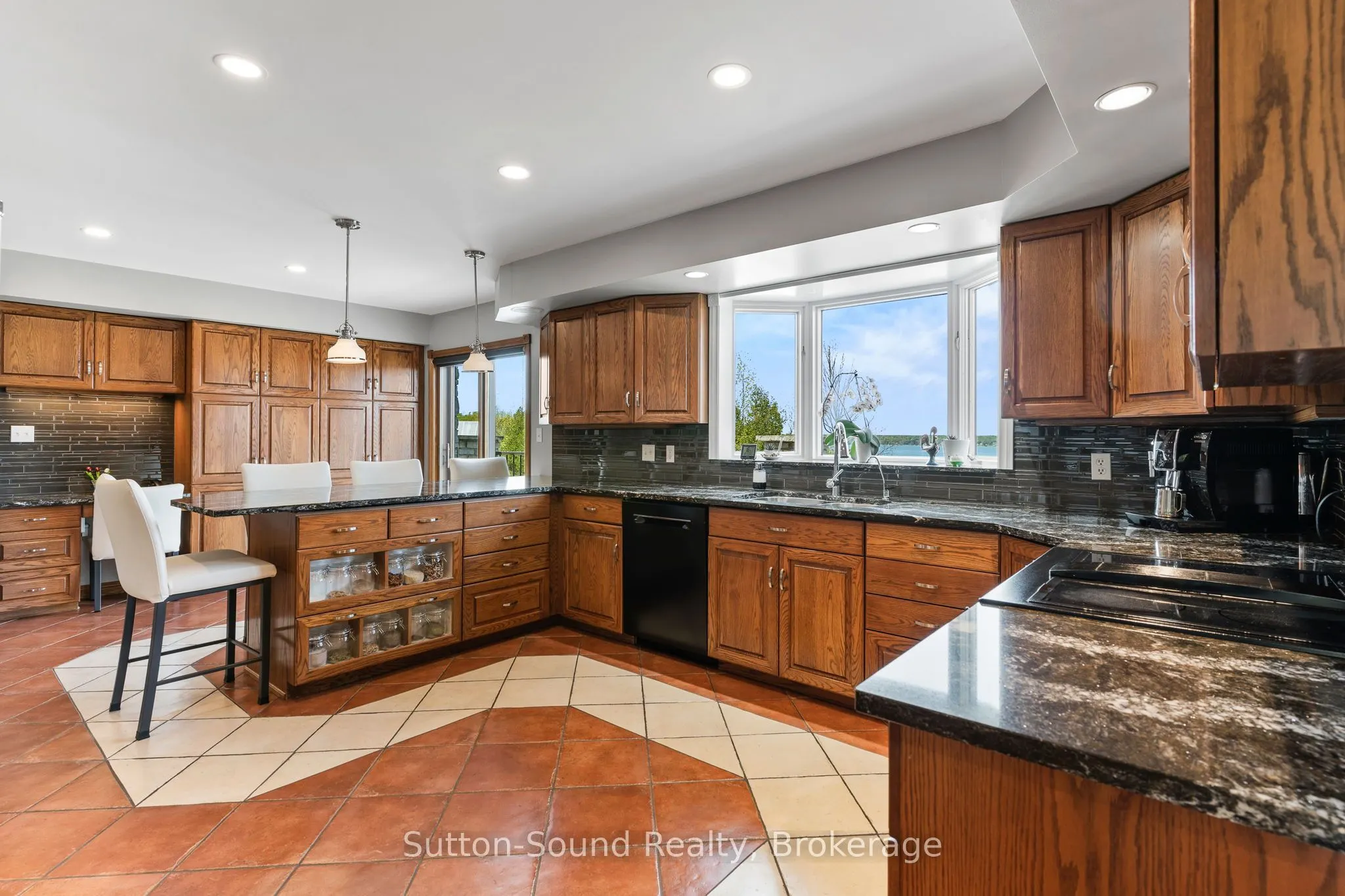 502121 Grey 1 Road