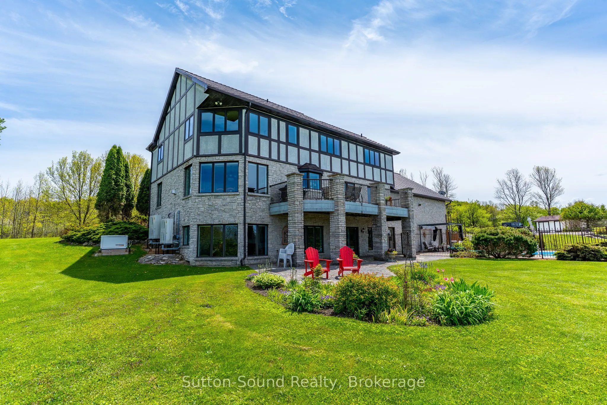 502121 Grey 1 Road