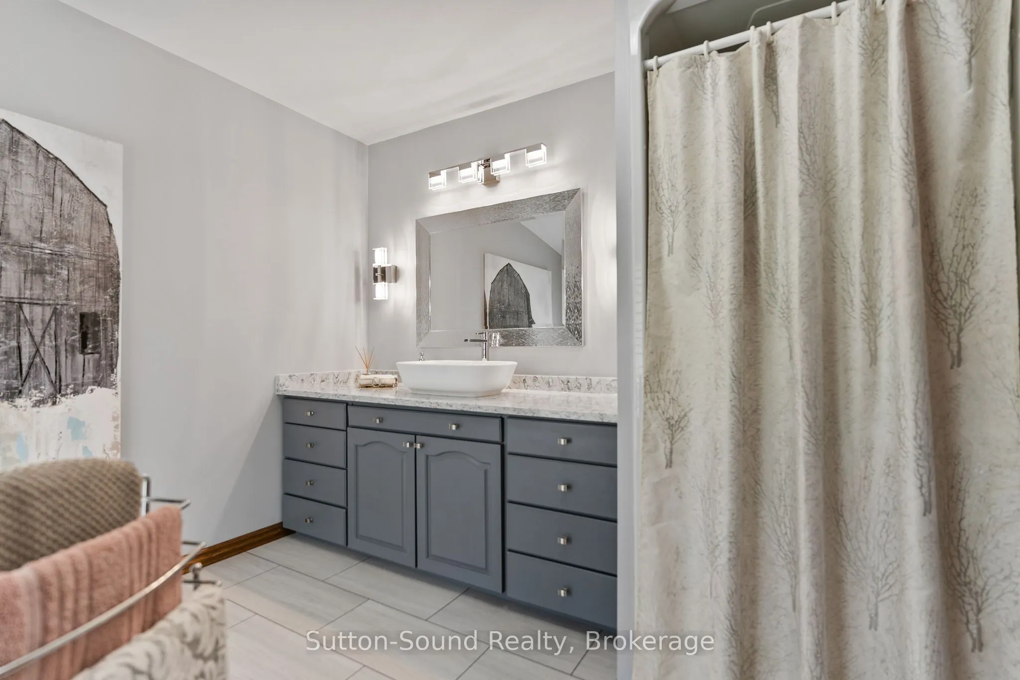 502121 Grey 1 Road