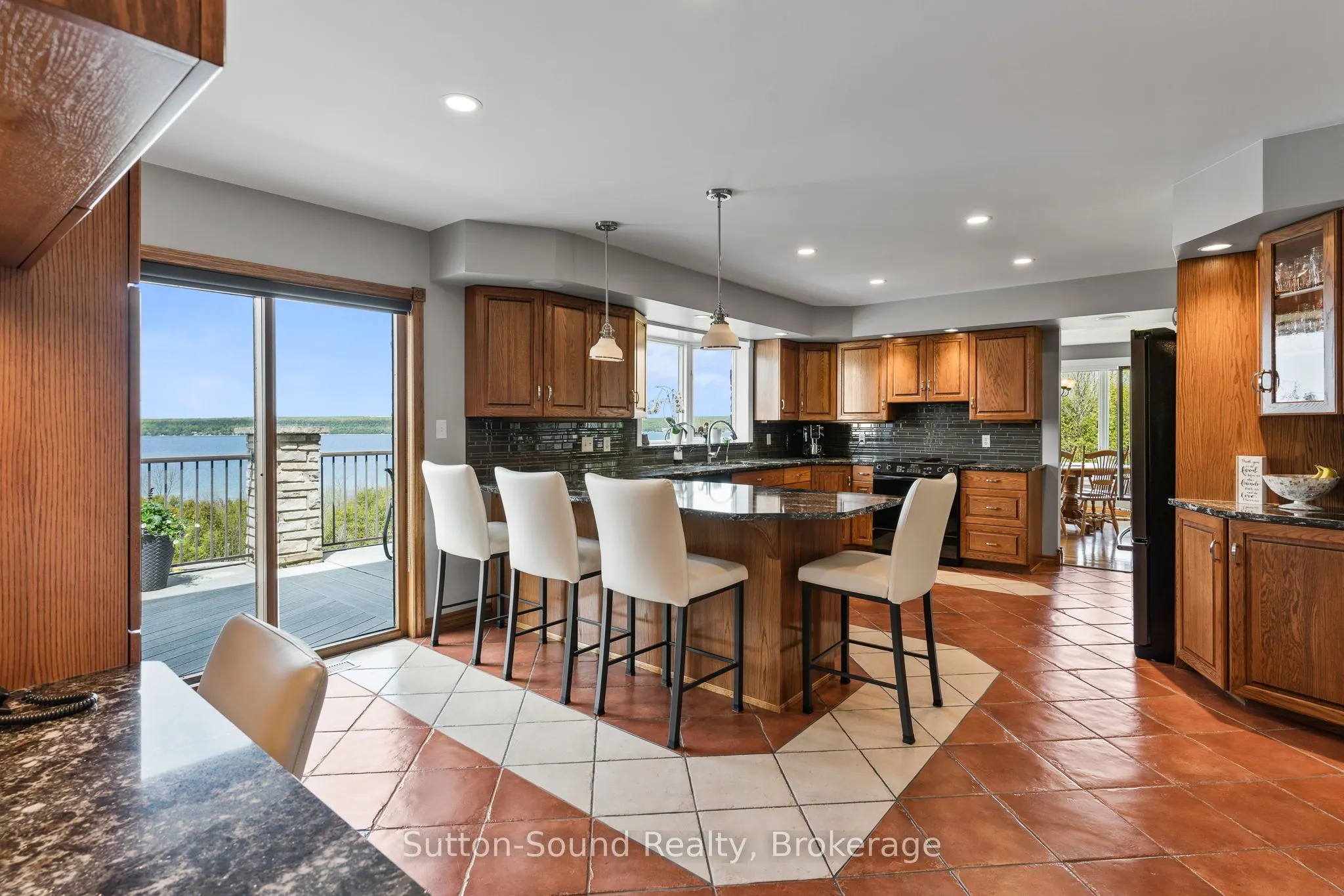 502121 Grey 1 Road