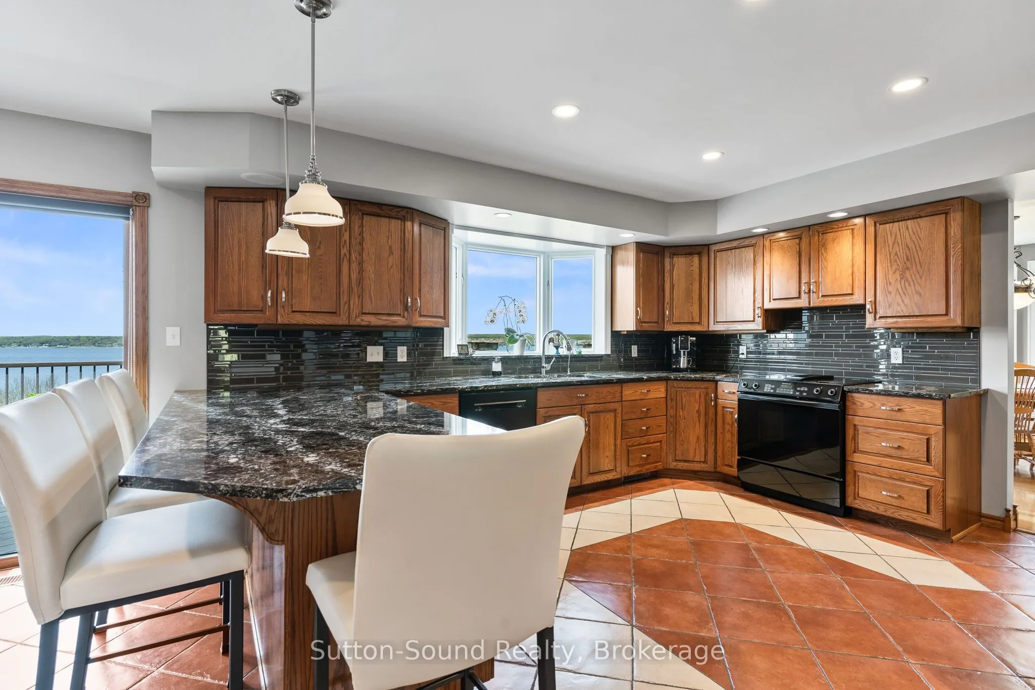 502121 Grey 1 Road