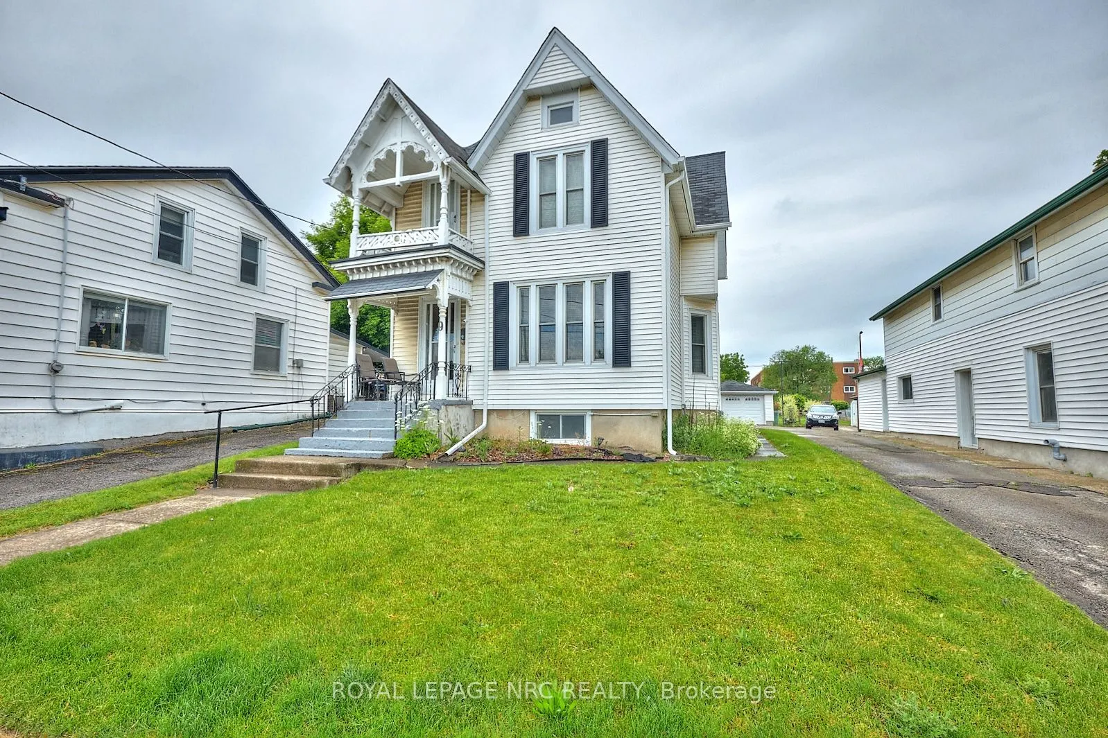 9 Pine Street S