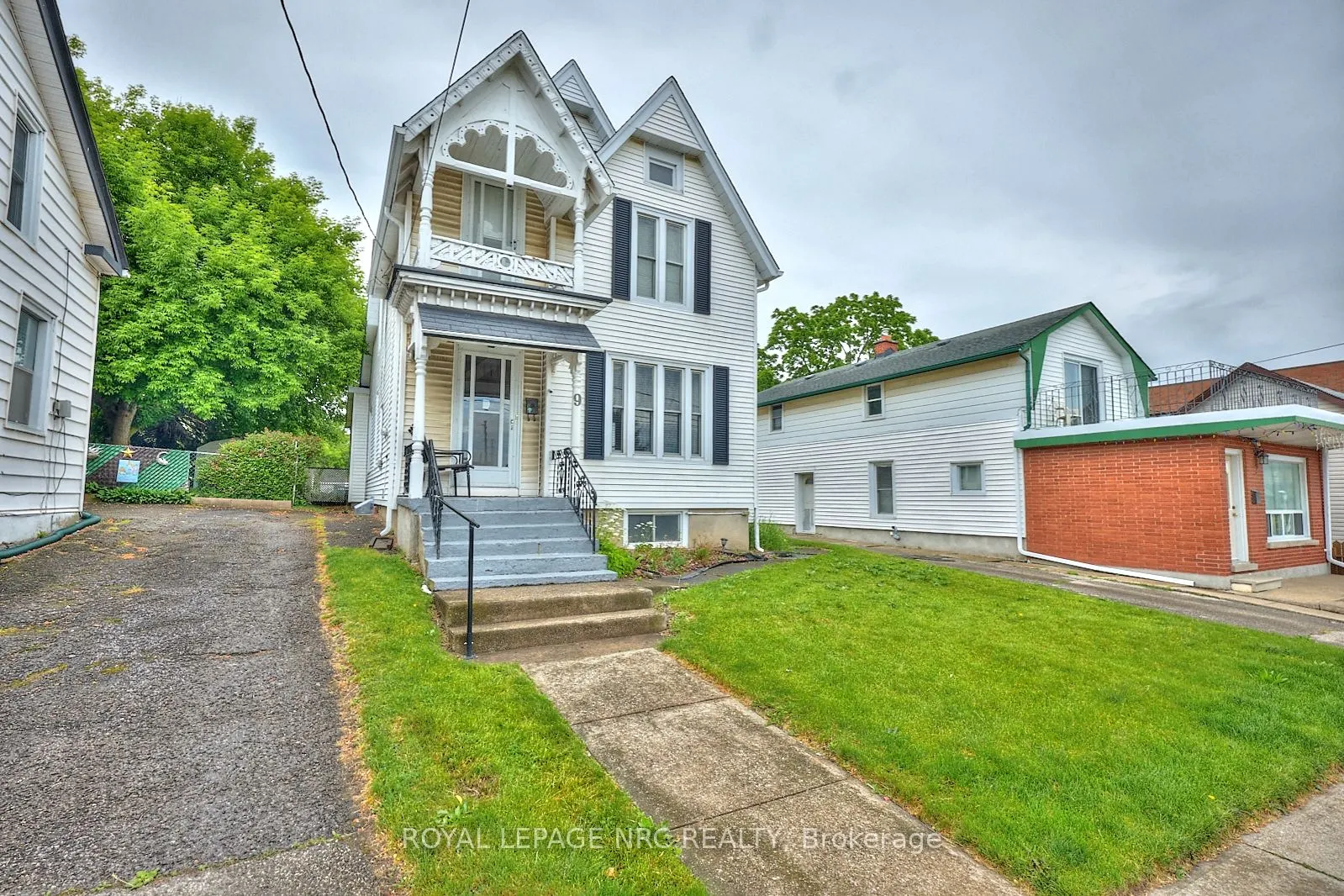 9 Pine Street S