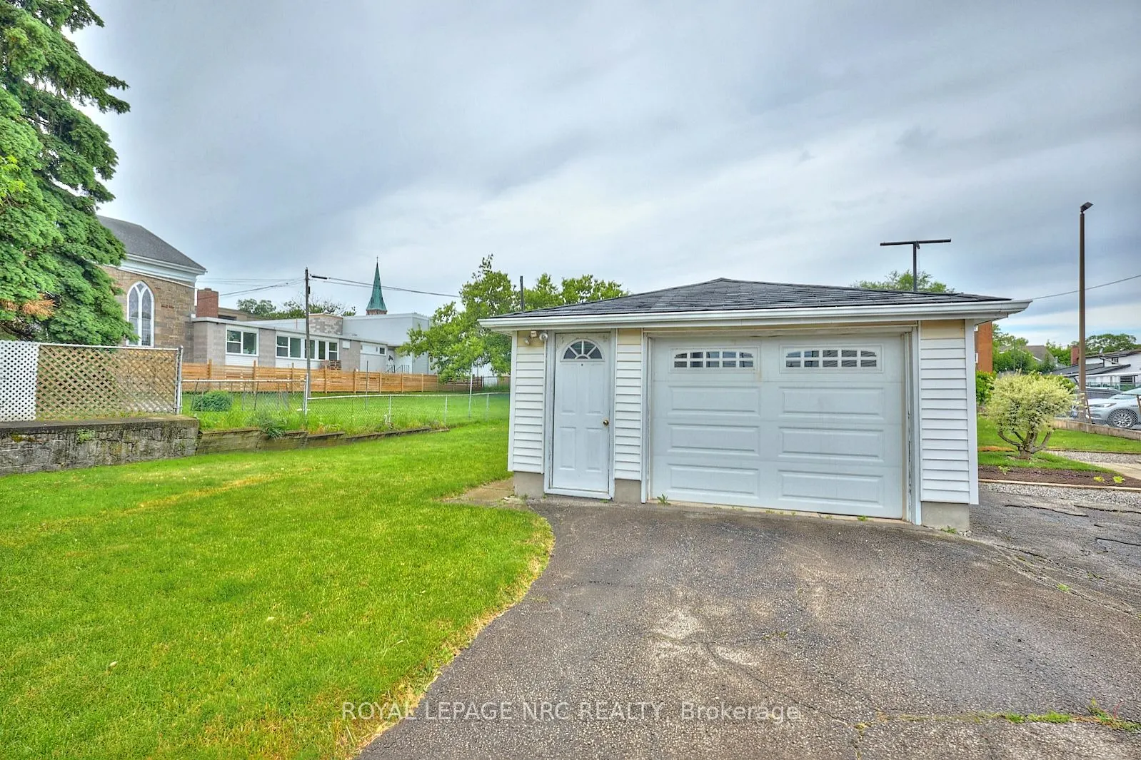 9 Pine Street S