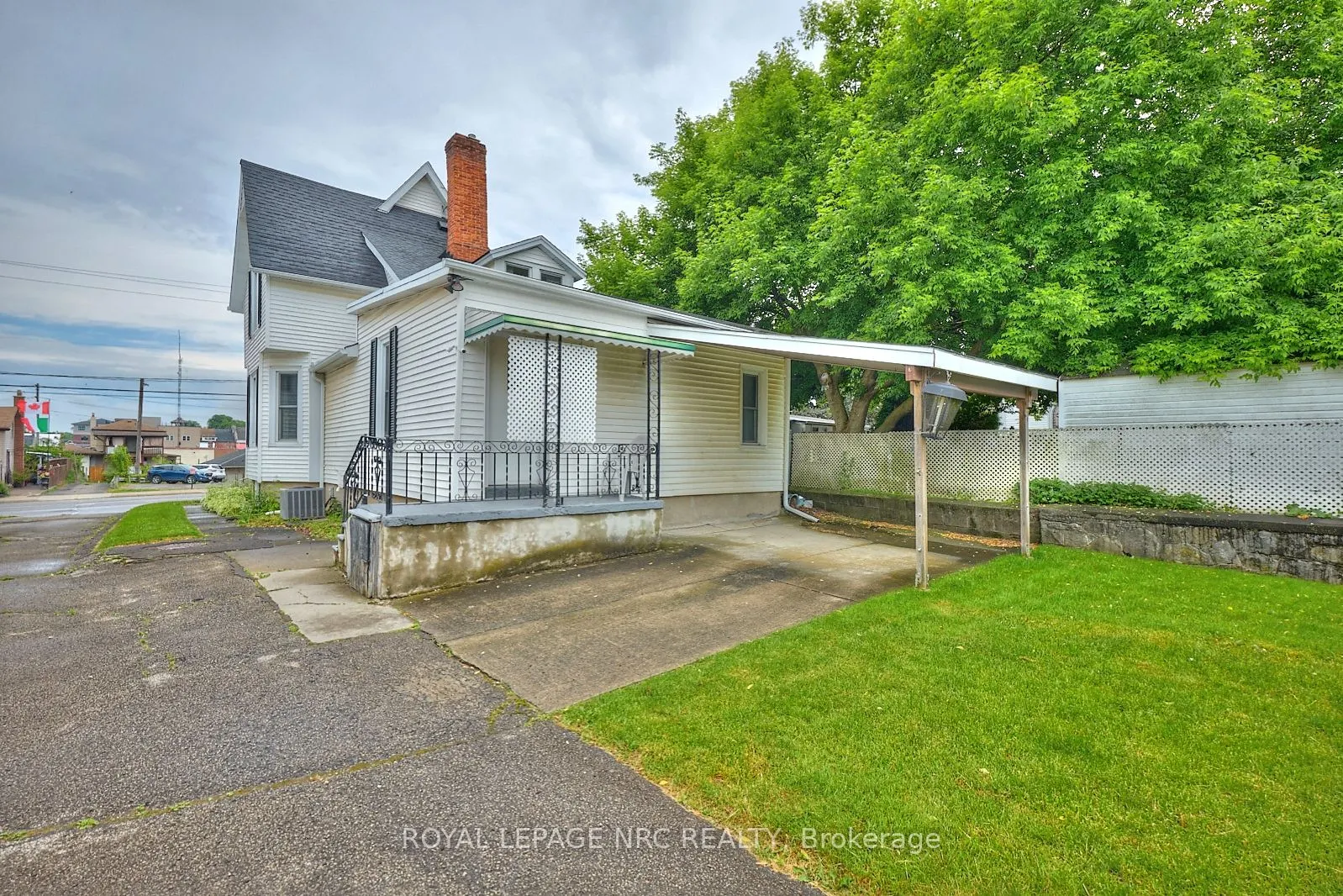 9 Pine Street S