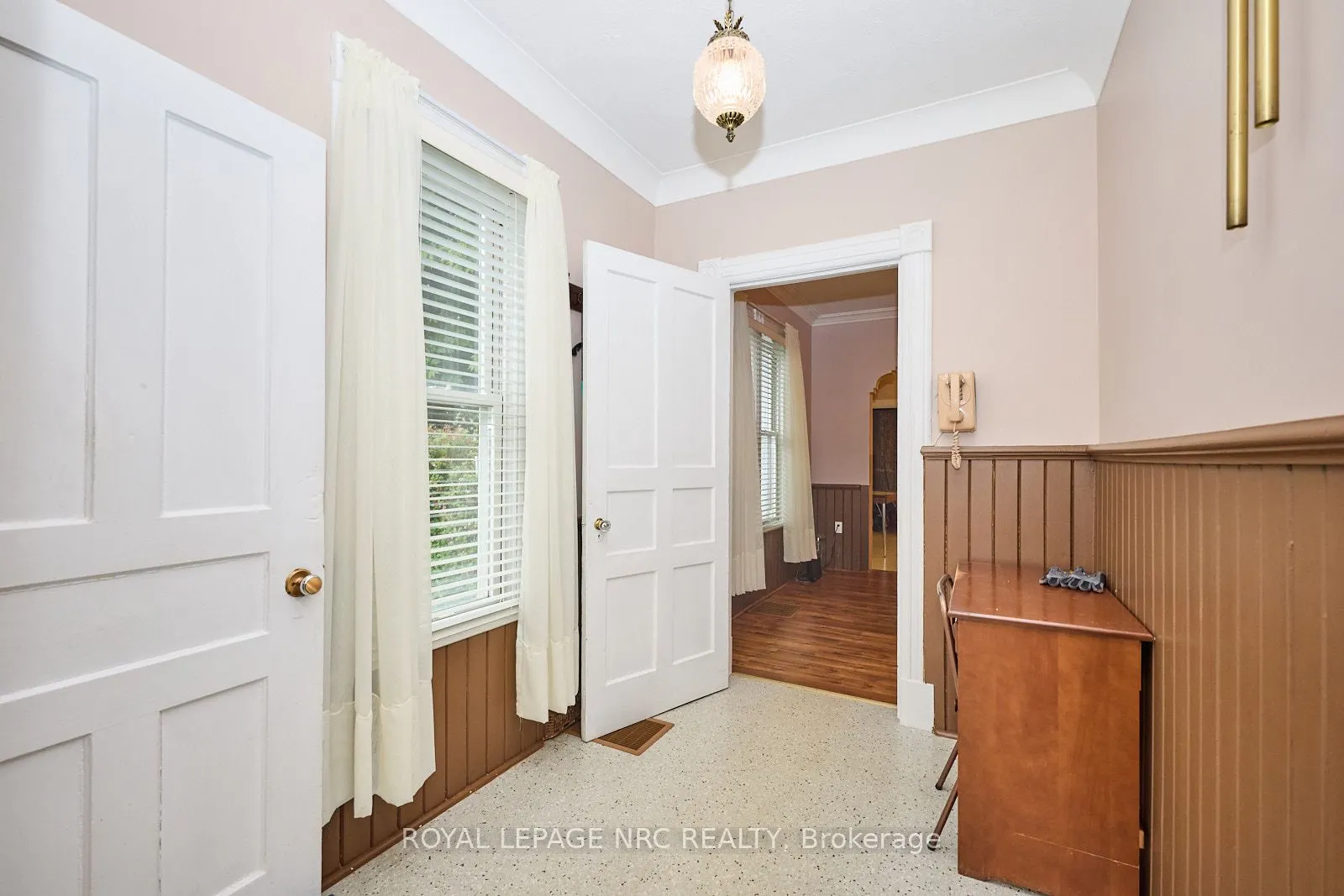 9 Pine Street S