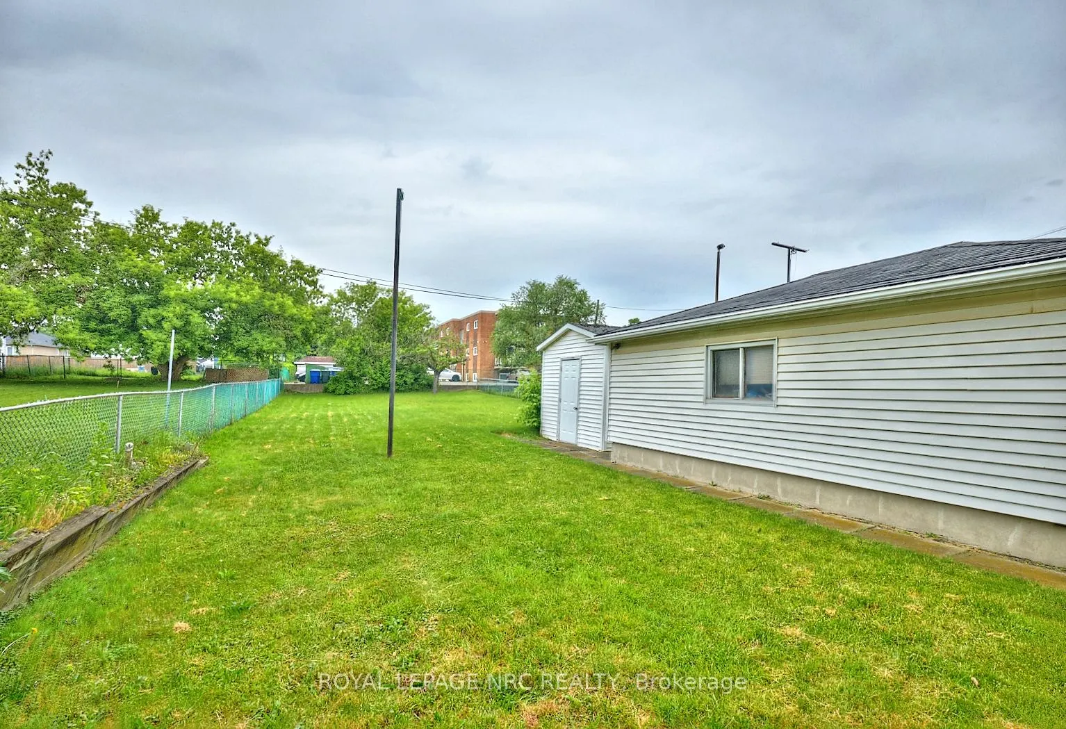 9 Pine Street S