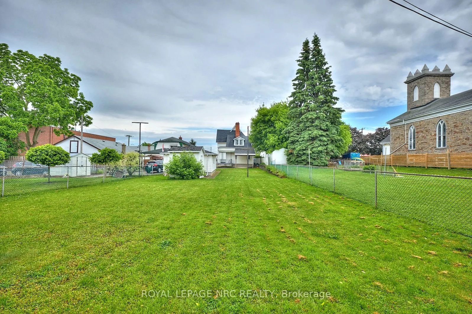 9 Pine Street S