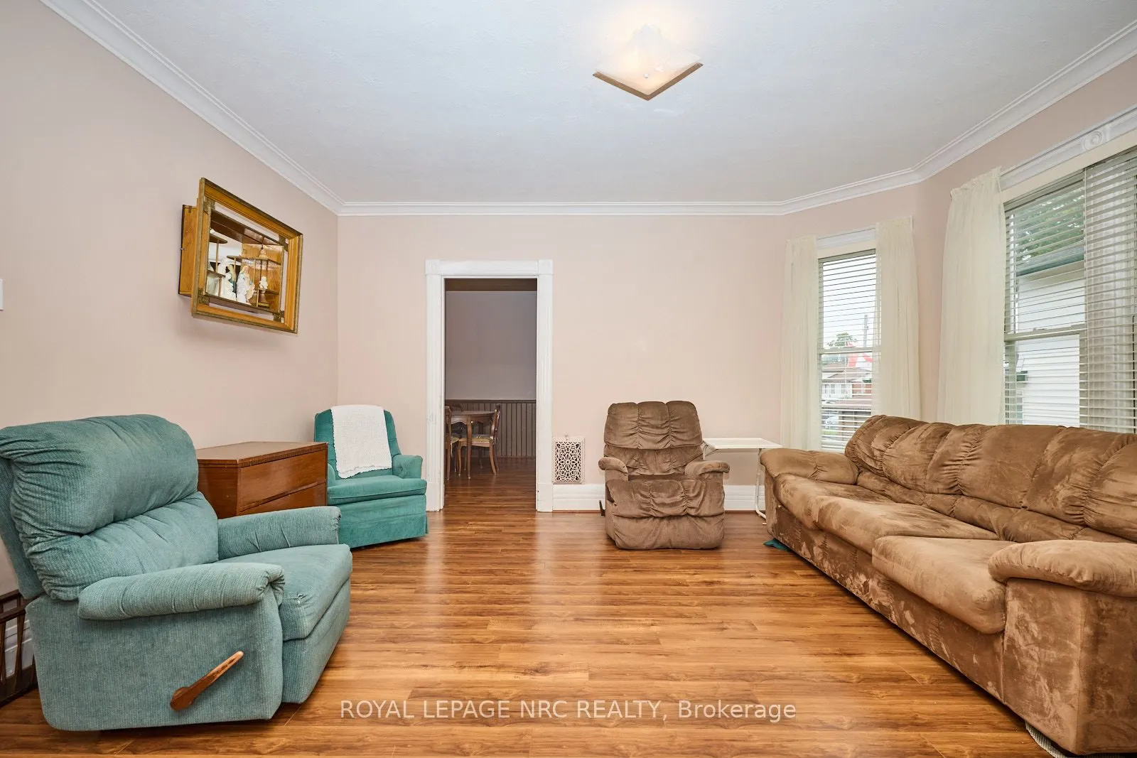 9 Pine Street S